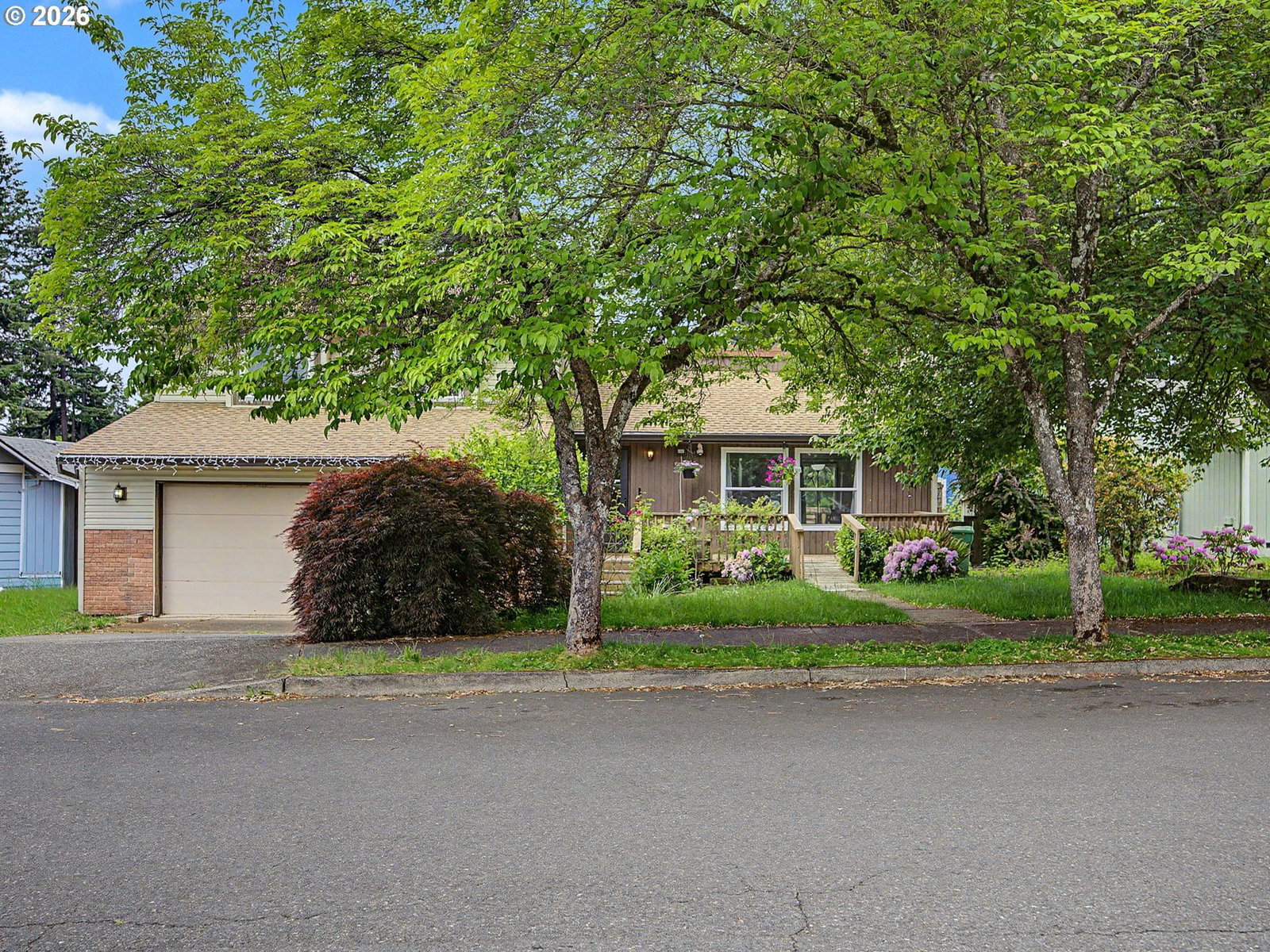 Listing photo 1 of 6