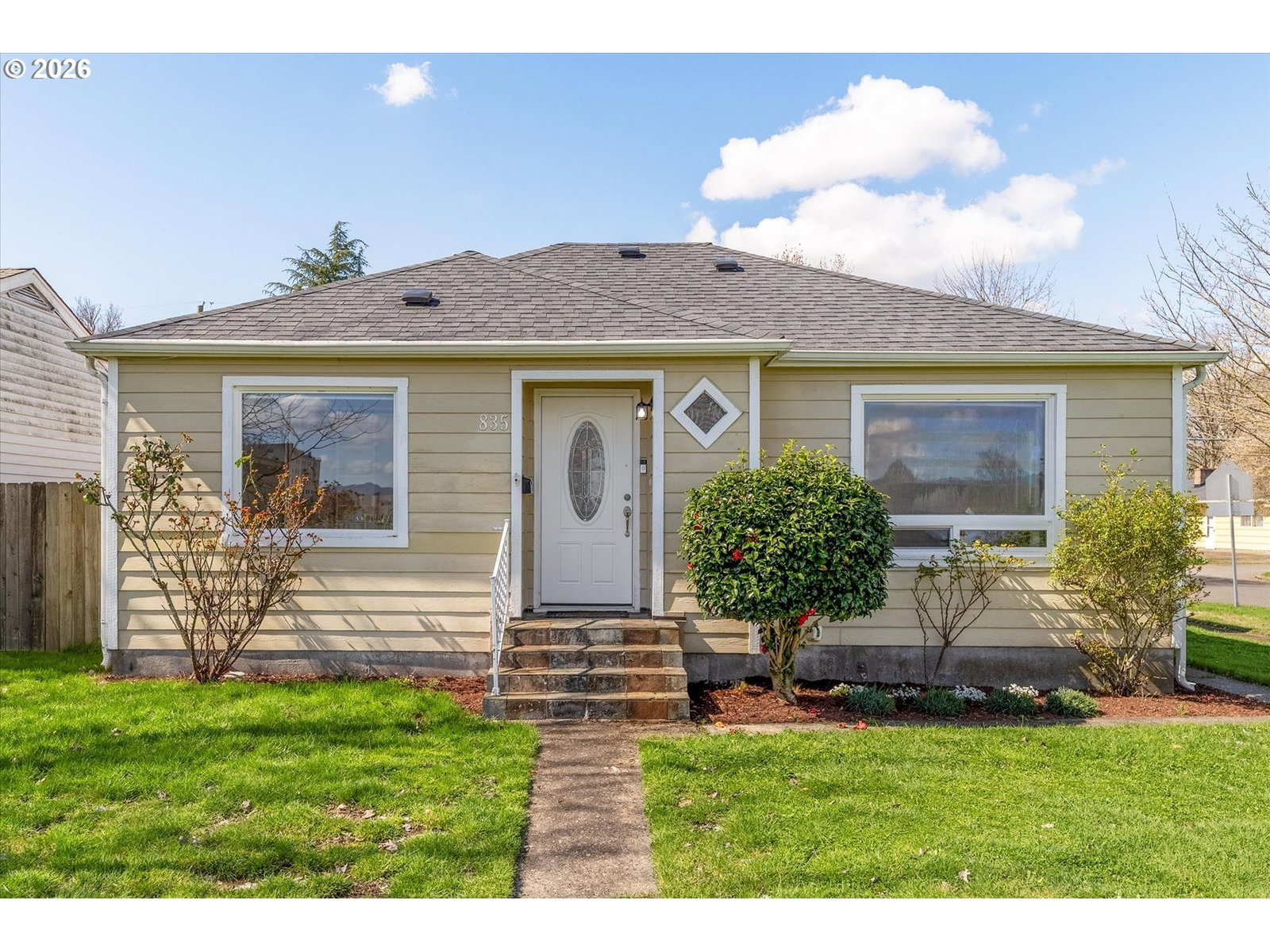 Primary listing photo, 835 20TH AVE, Longview, WA, 98632