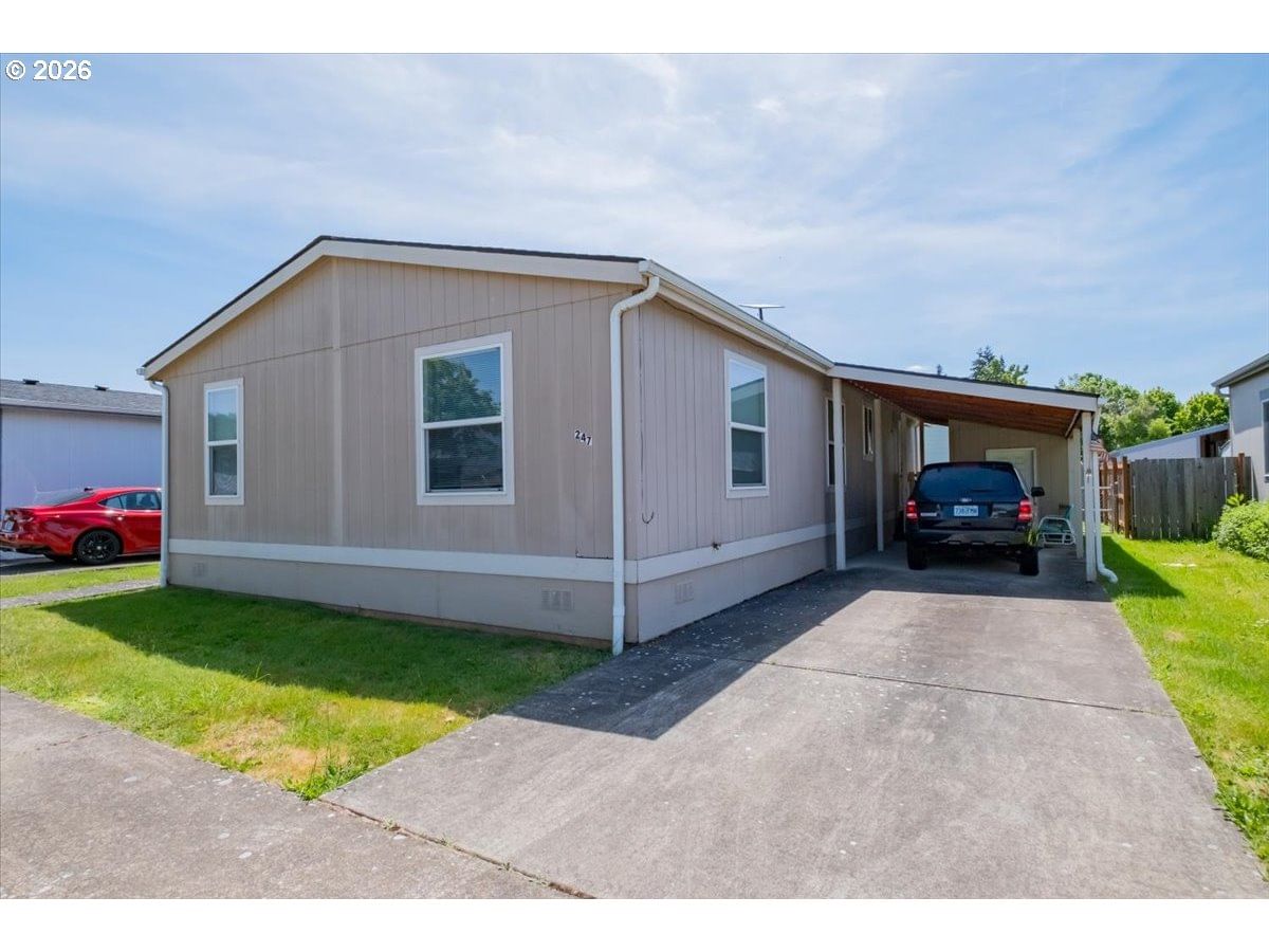 Listing photo 1 of 6