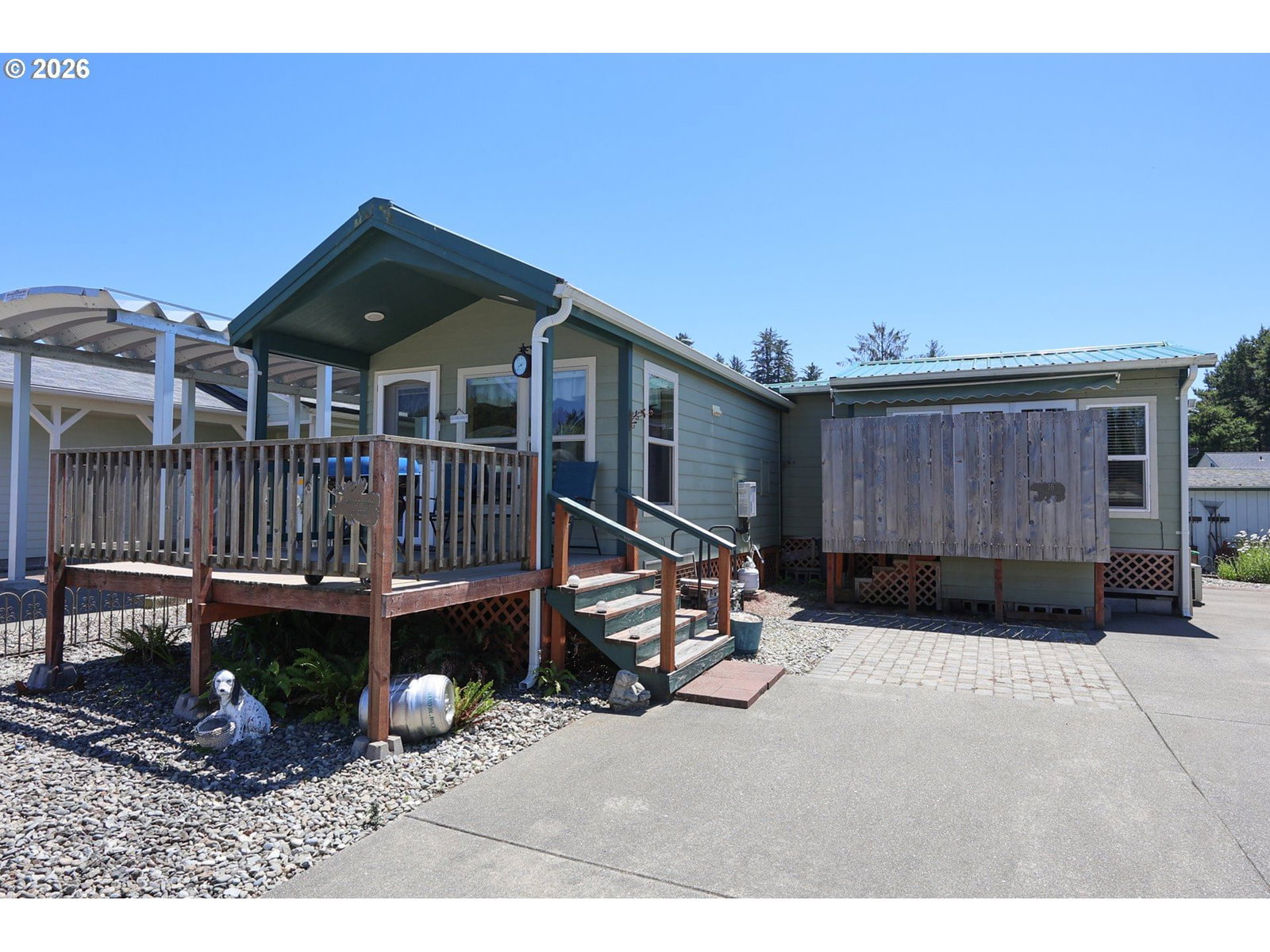Listing photo 1 of 6