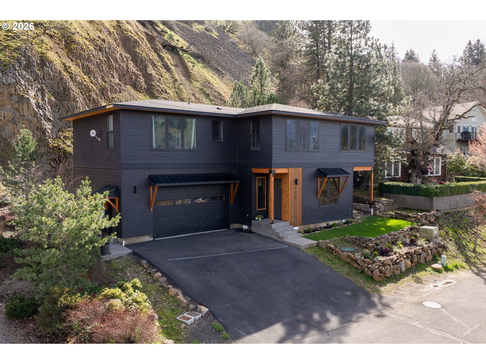 Primary listing photo, 106 CHERRY HILL DR, Mosier, OR, 97040