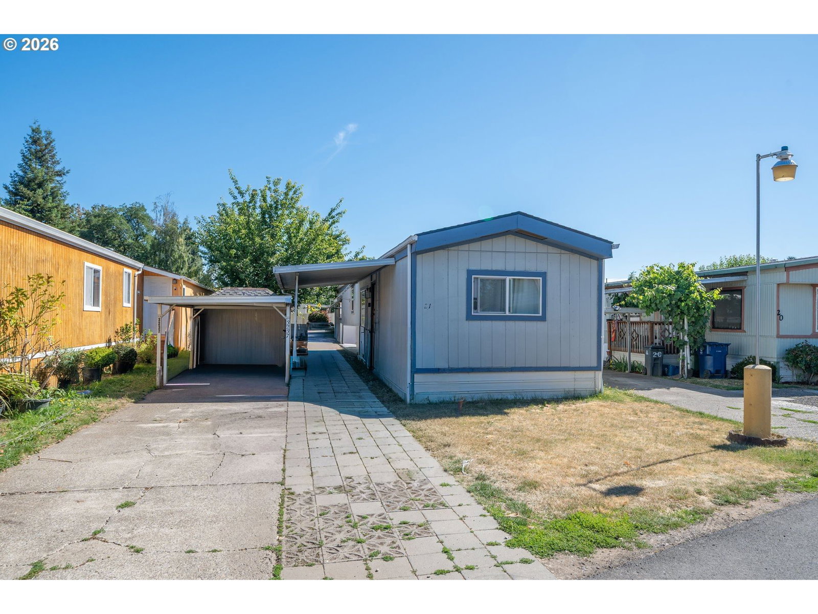 Listing photo 1 of 6