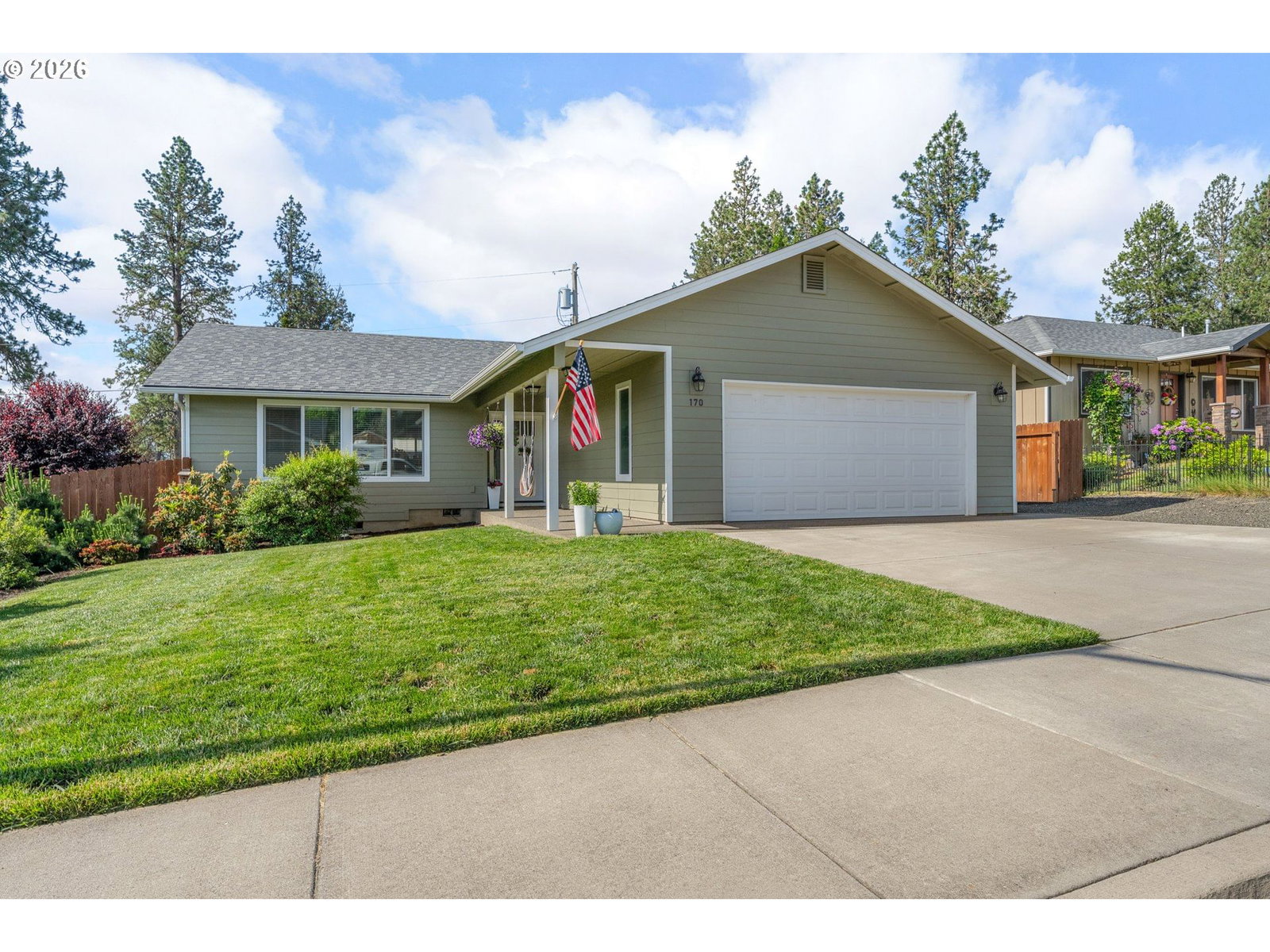 Listing photo 1 of 6