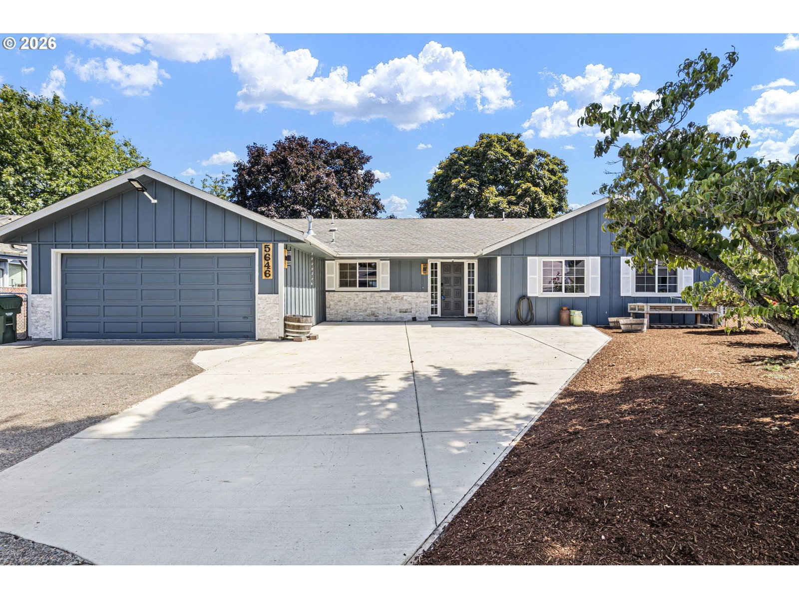 Listing photo 1 of 6