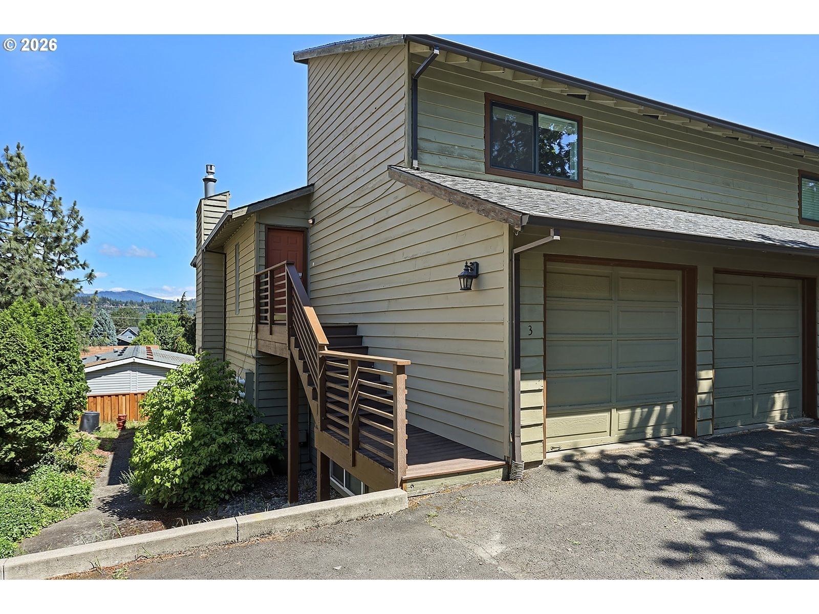 Listing photo 1 of 6