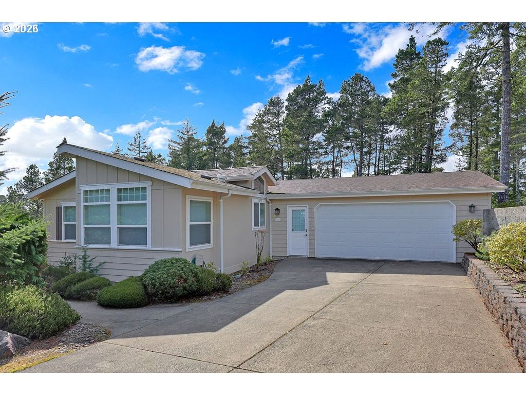 Primary listing photo, 301 MANZANITA DR, Florence, OR, 97439