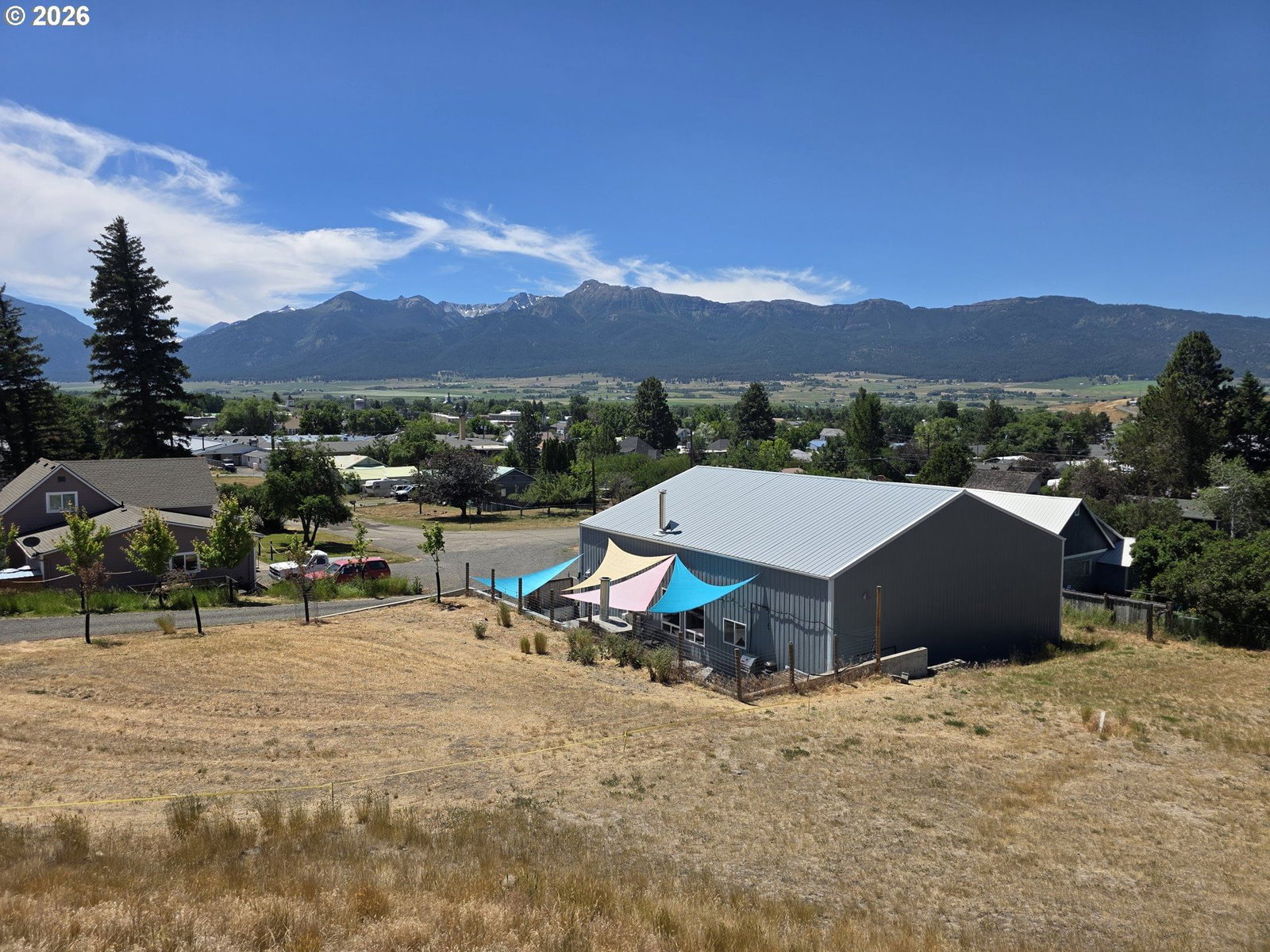 Listing photo 1 of 6