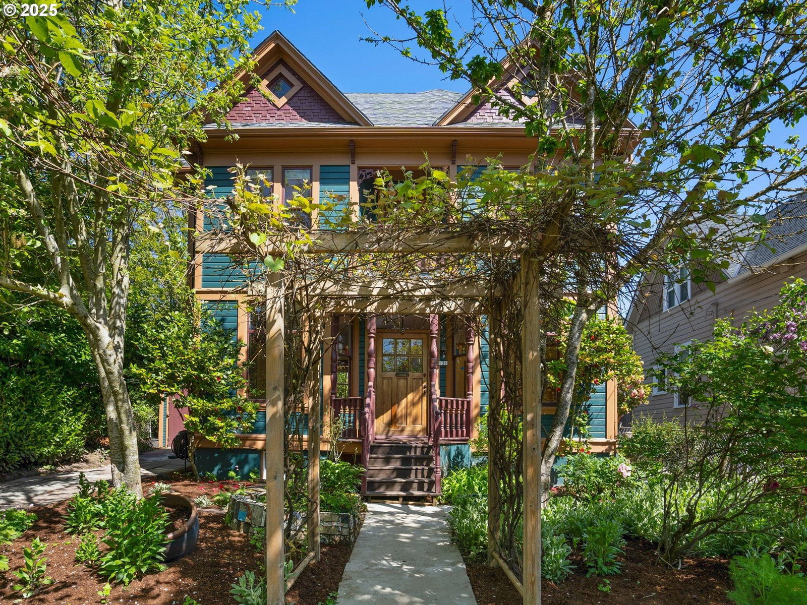 Primary listing photo, 131 NE TILLAMOOK ST, Portland, OR, 97212