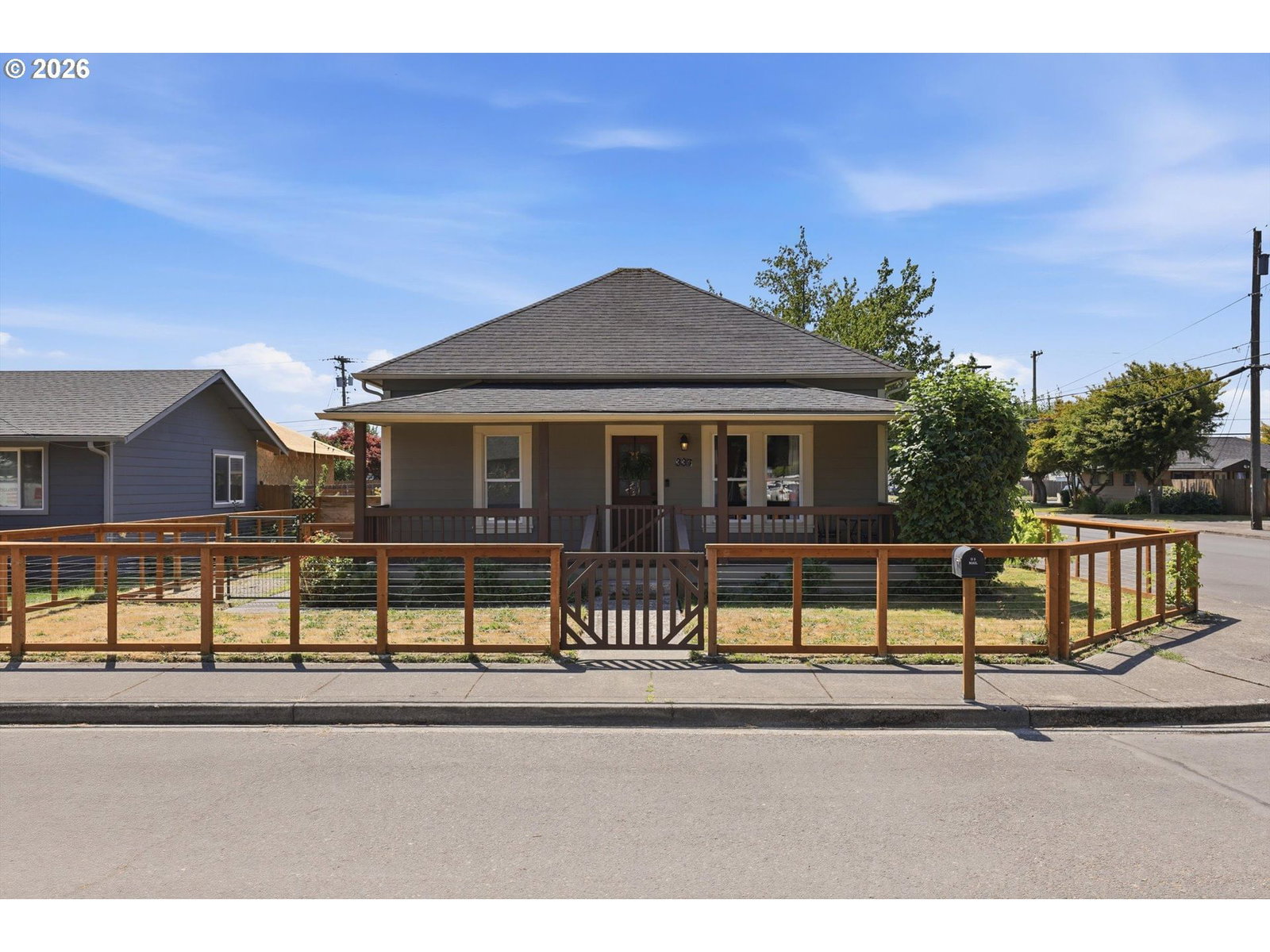 Listing photo 1 of 6