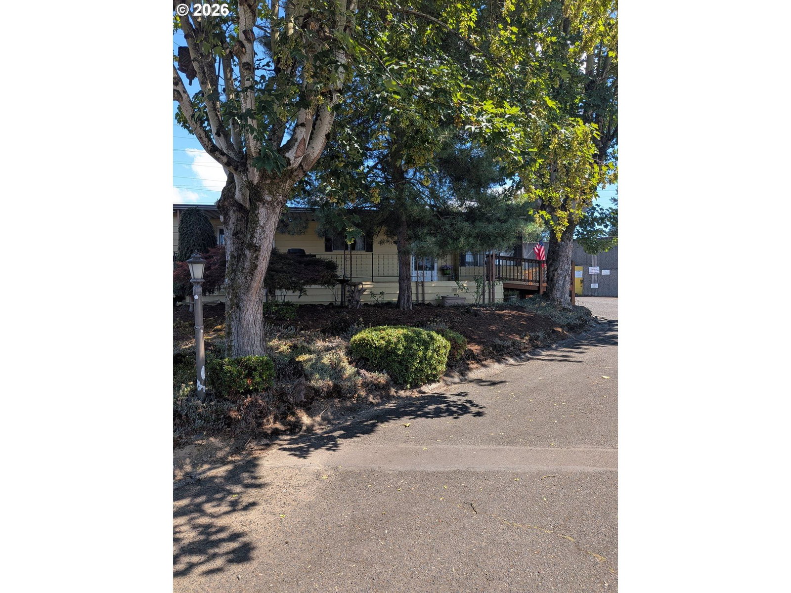 Listing photo 1 of 6