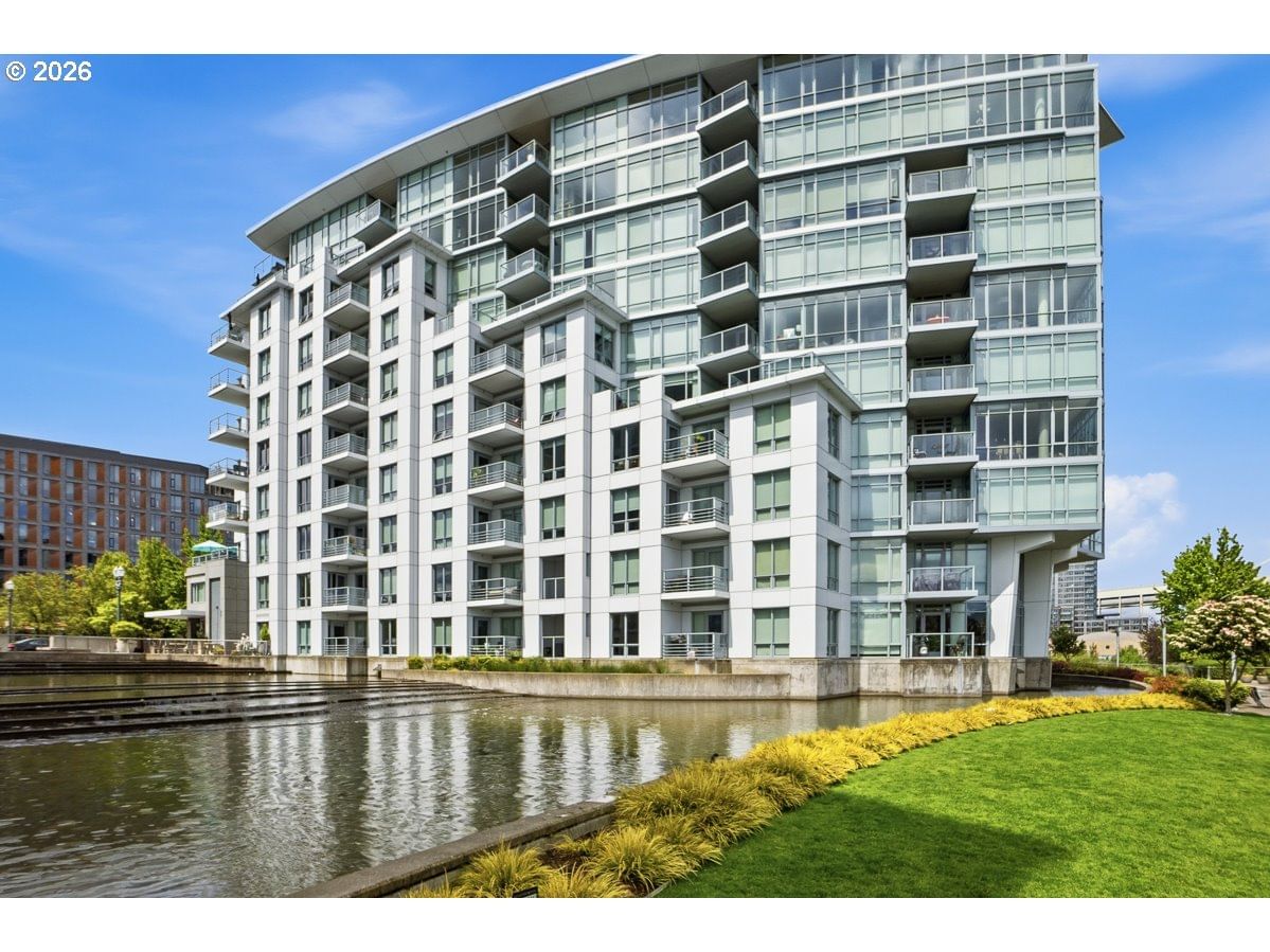 1310 NW NAITO PKWY #104A