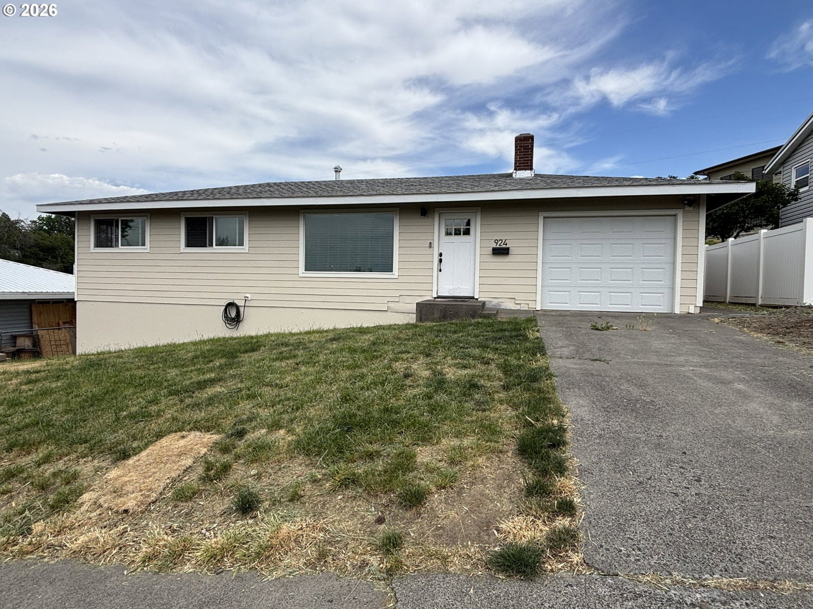 Listing photo 1 of 6
