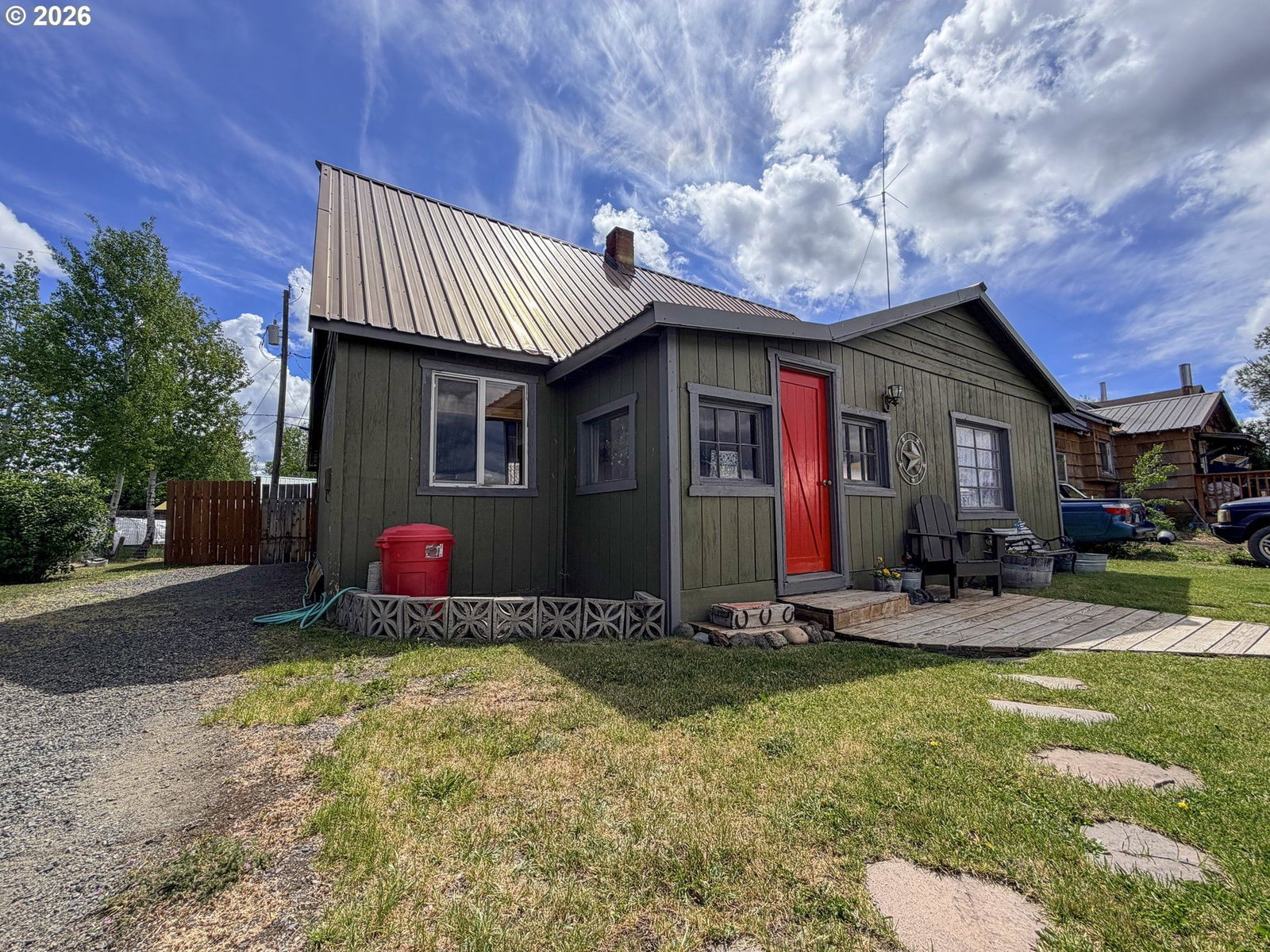 Listing photo 1 of 6