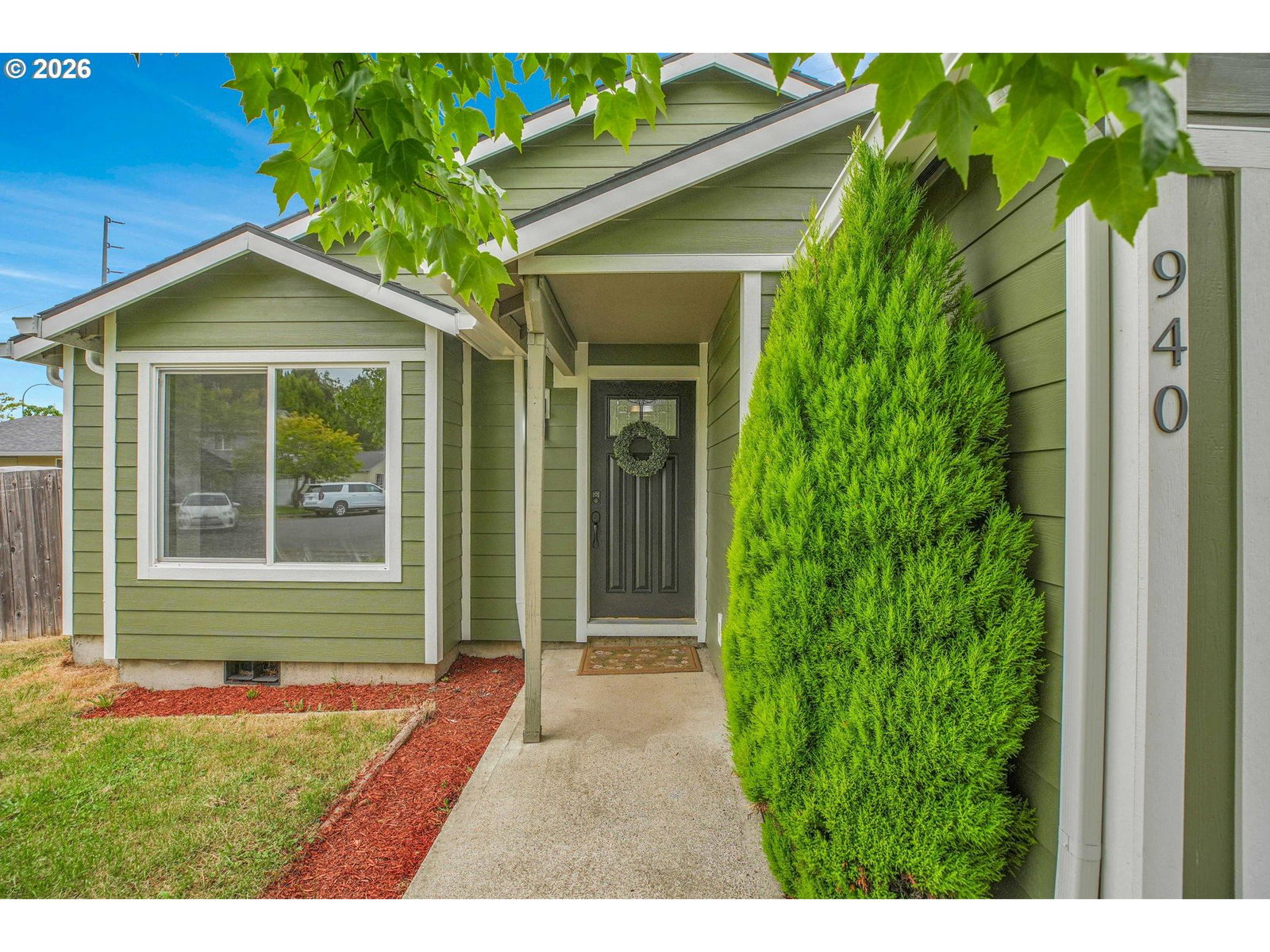 Listing photo 1 of 6
