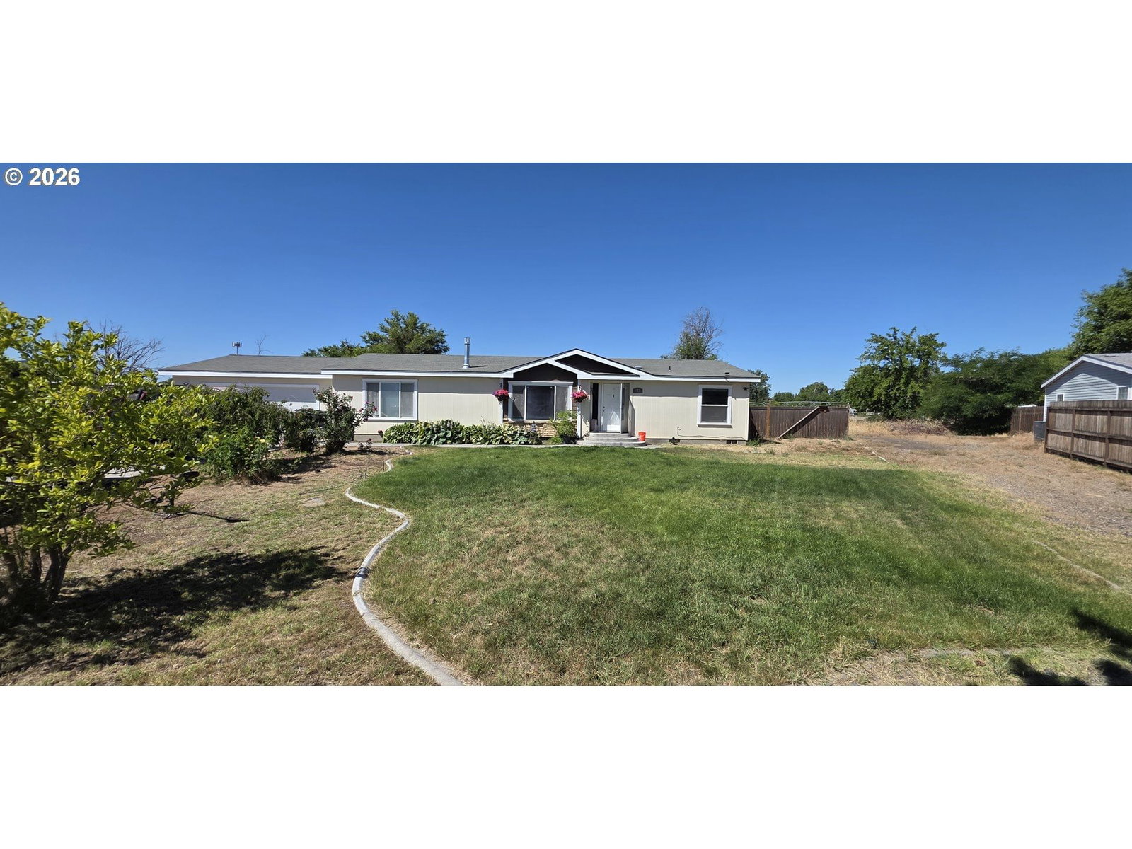 Listing photo 1 of 6