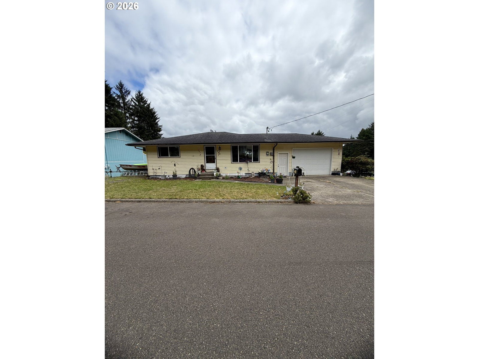 Listing photo 1 of 6