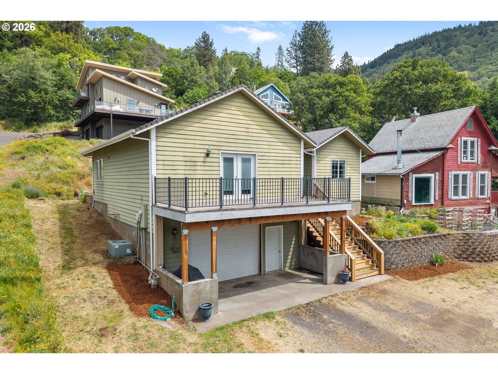 Primary listing photo, 526 W LINCOLN ST, Bingen, WA, 98605