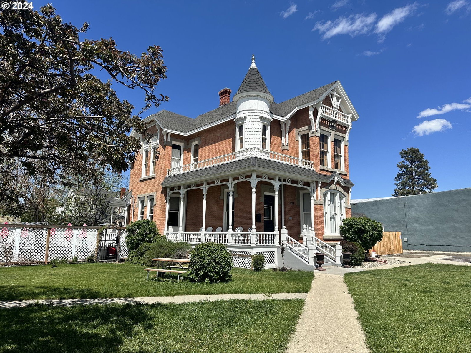 Listing photo 1 of 1