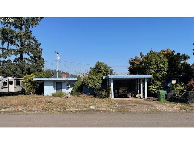Primary listing photo, 1048 Pennoyer AVE, Cottage Grove, OR, 97424
