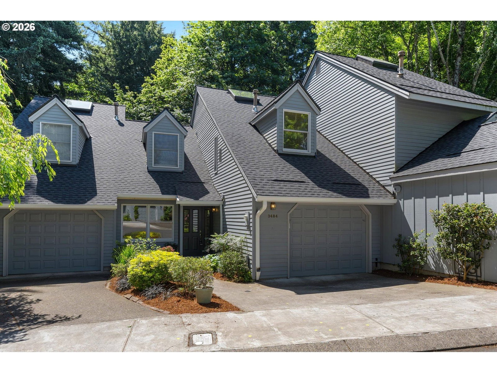 3484 DEVONSHIRE DR