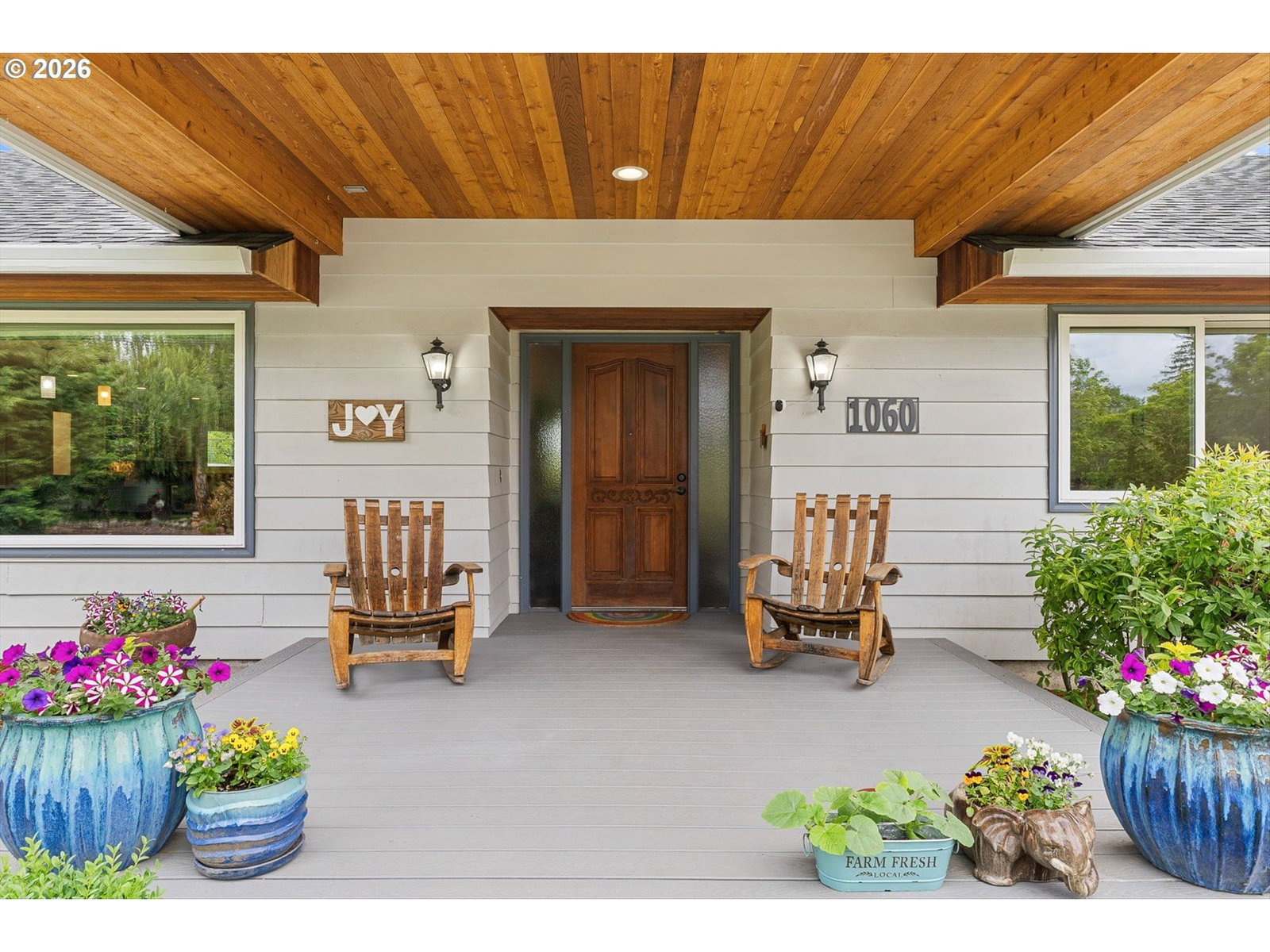 Listing photo 1 of 6
