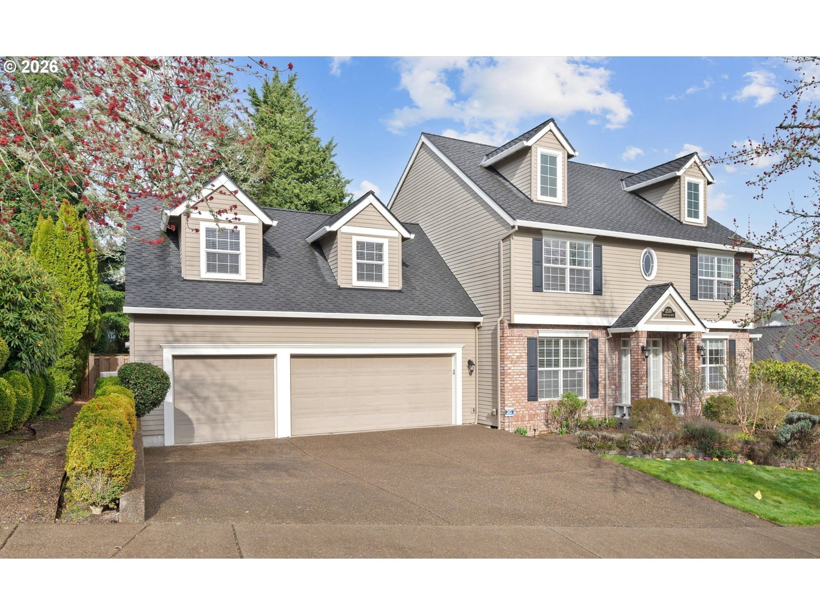 Primary listing photo, 2530 BEACON HILL DR, West Linn, OR, 97068