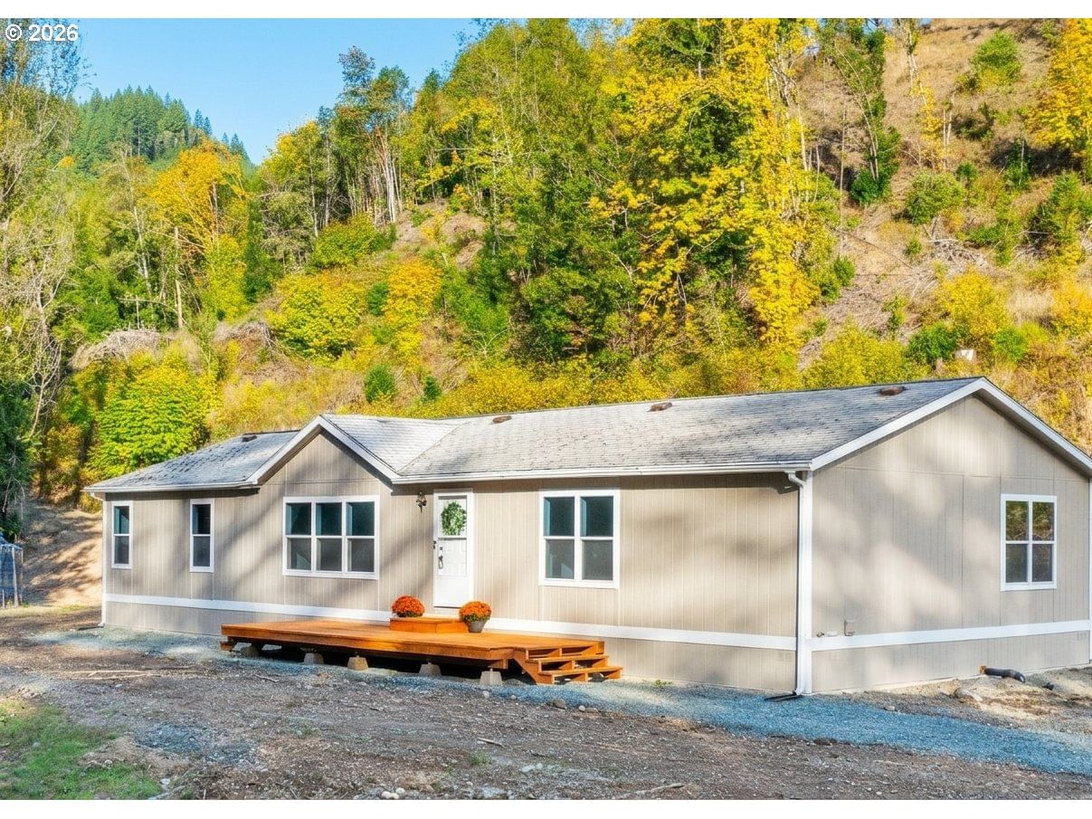 Listing photo 1 of 6
