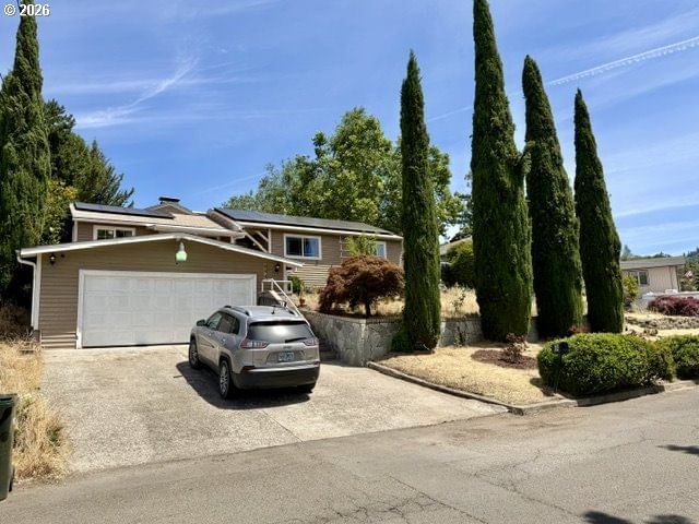Listing photo 1 of 5