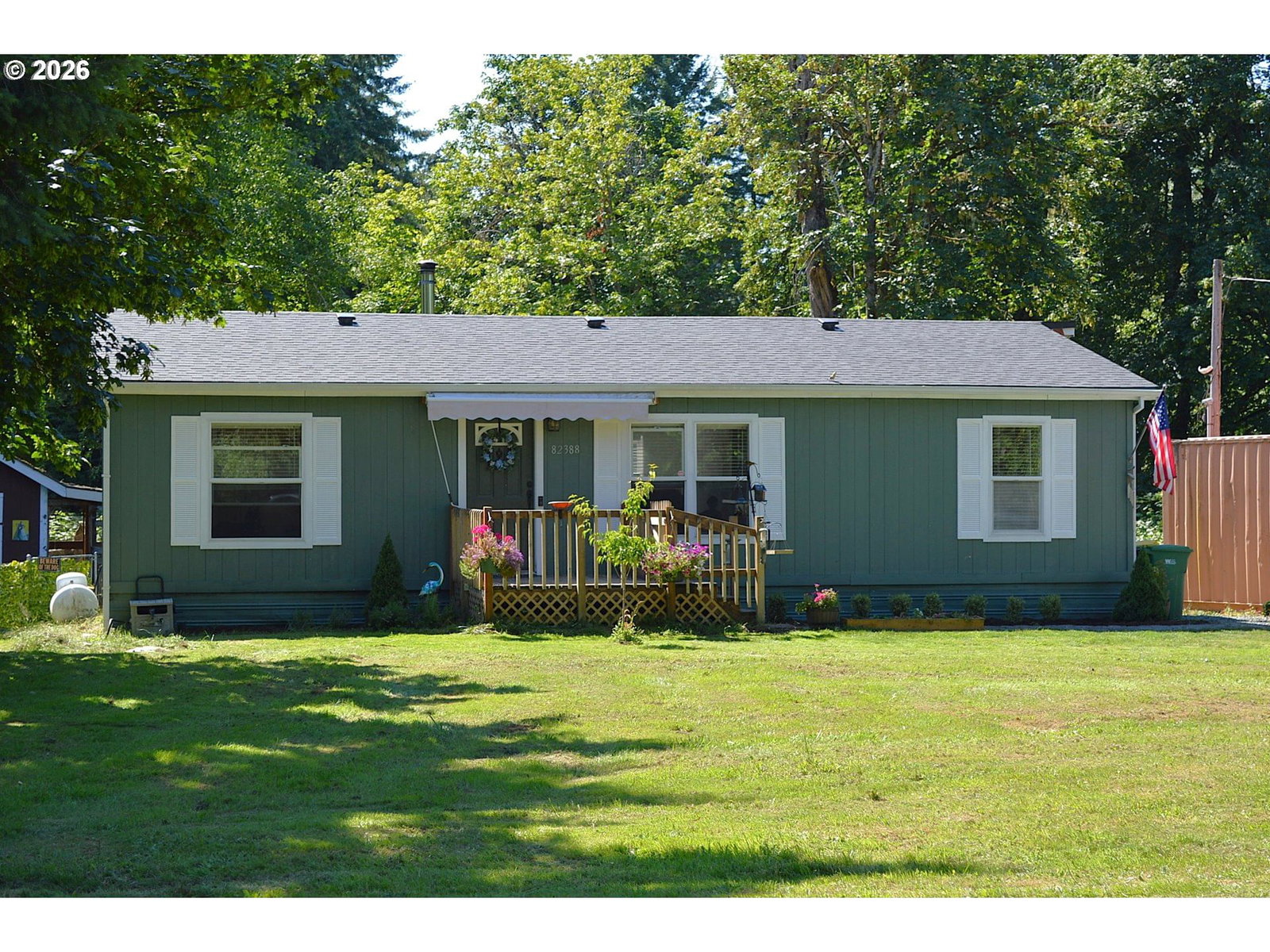Listing photo 1 of 6