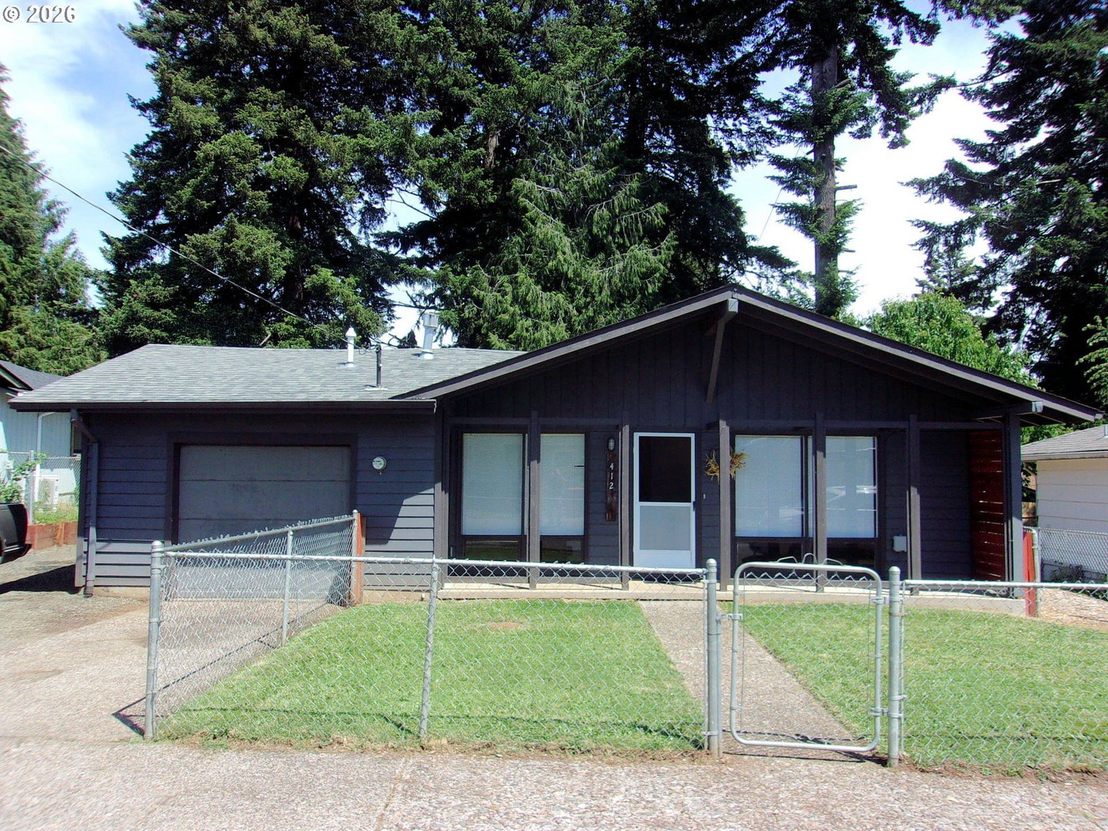 Listing photo 1 of 6