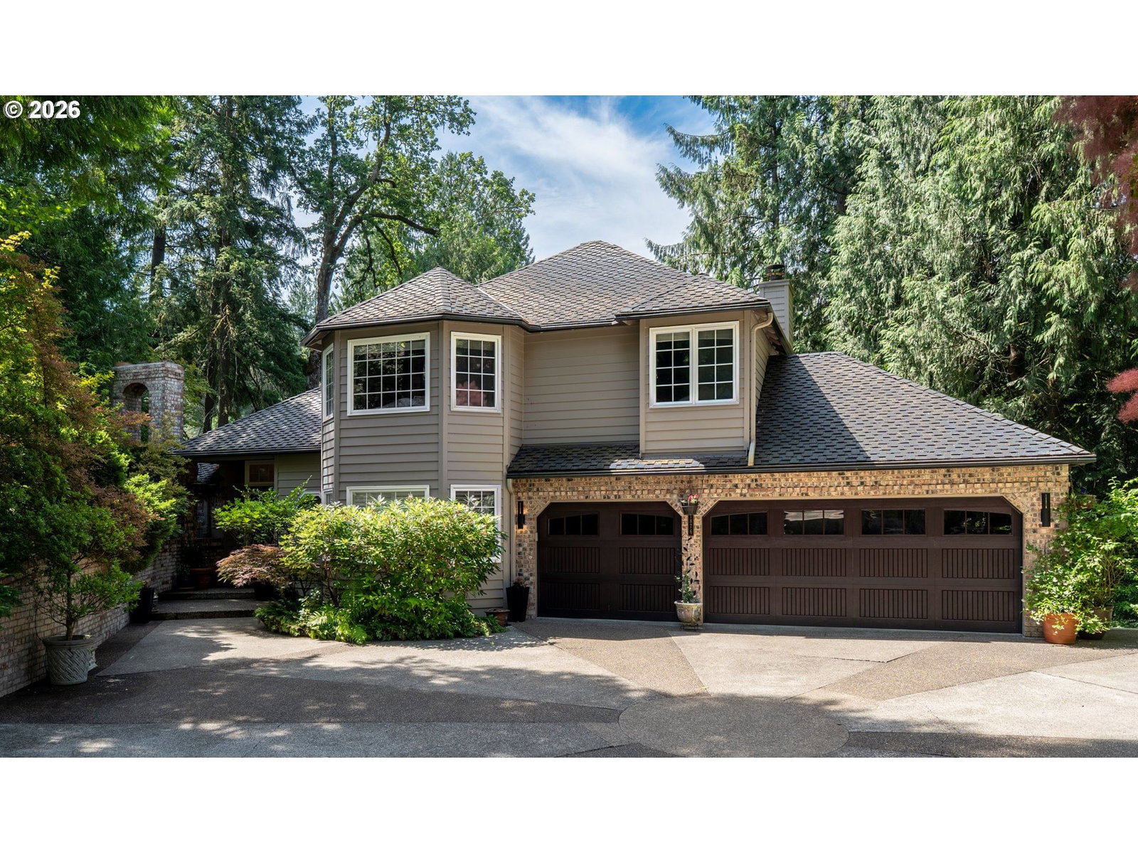 Listing photo 1 of 6