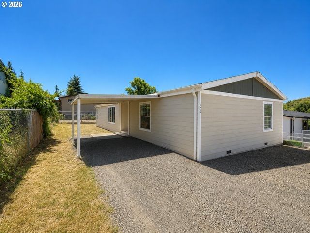 Listing photo 1 of 6