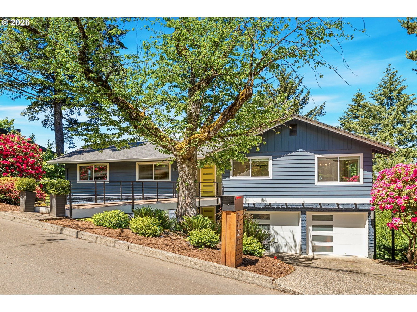 1121 DEVON LN