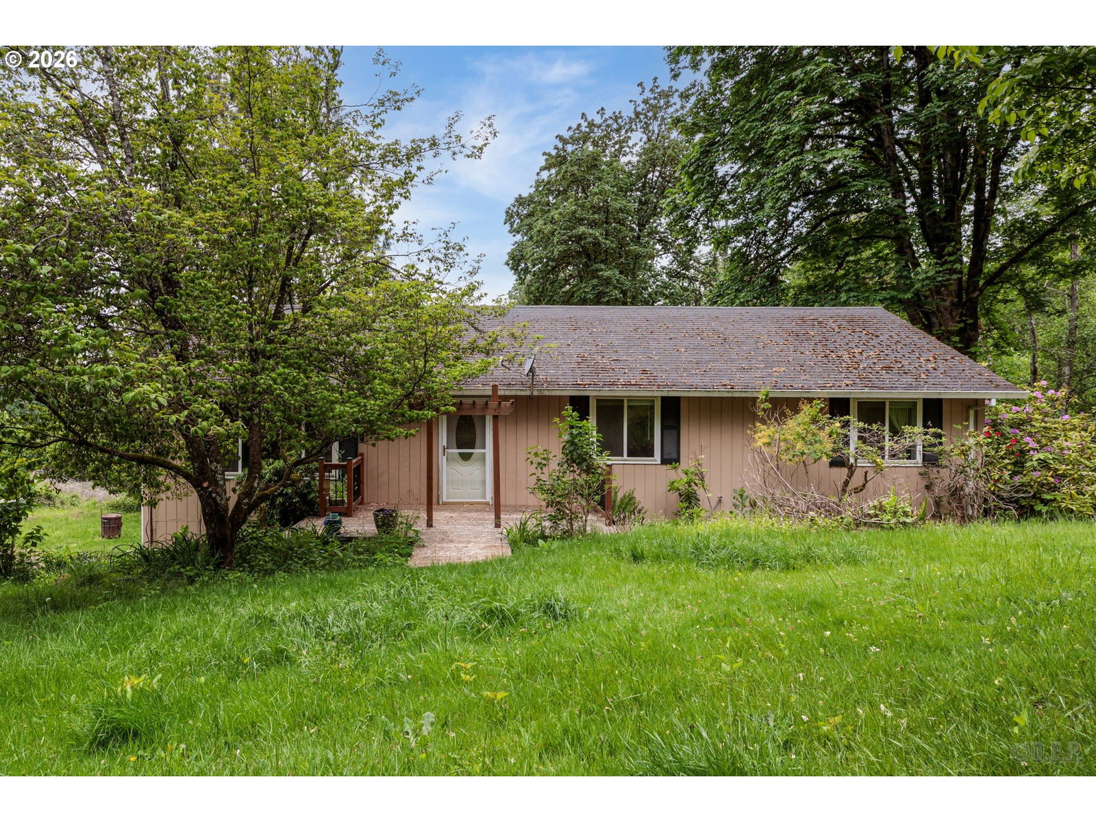 Listing photo 1 of 6