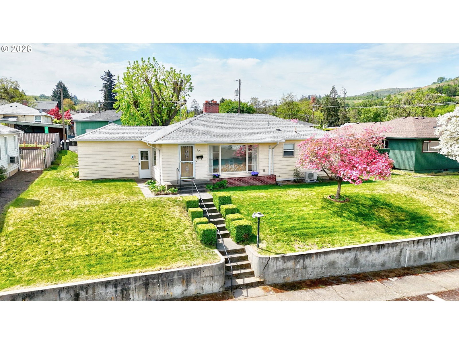 Listing photo 1 of 6