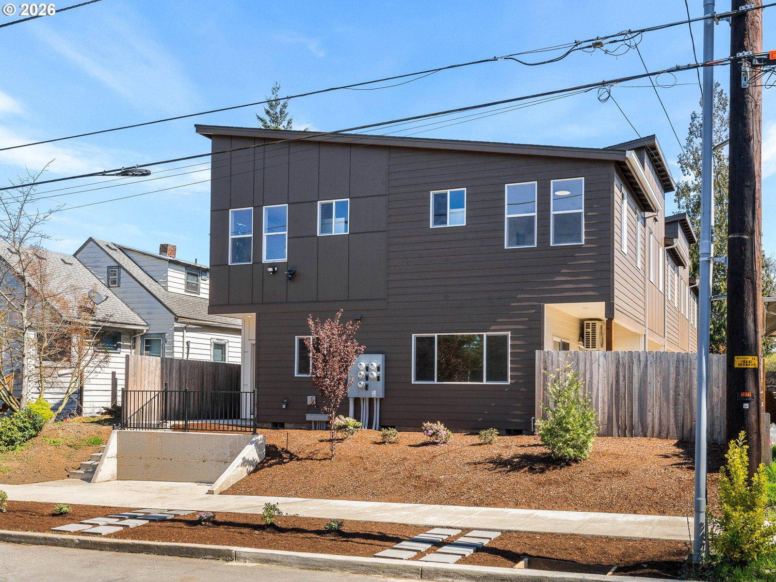 Primary listing photo, 5862 N MISSOURI AVE ##2, Portland, OR, 97217