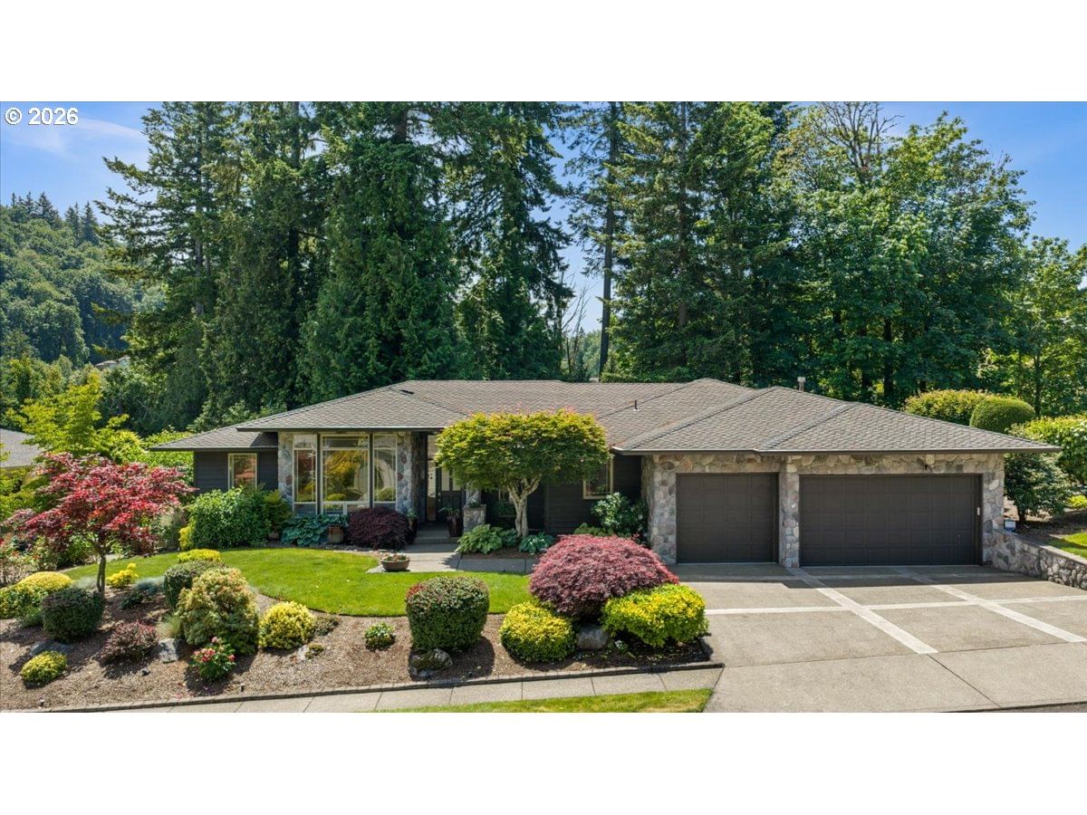 Listing photo 1 of 6