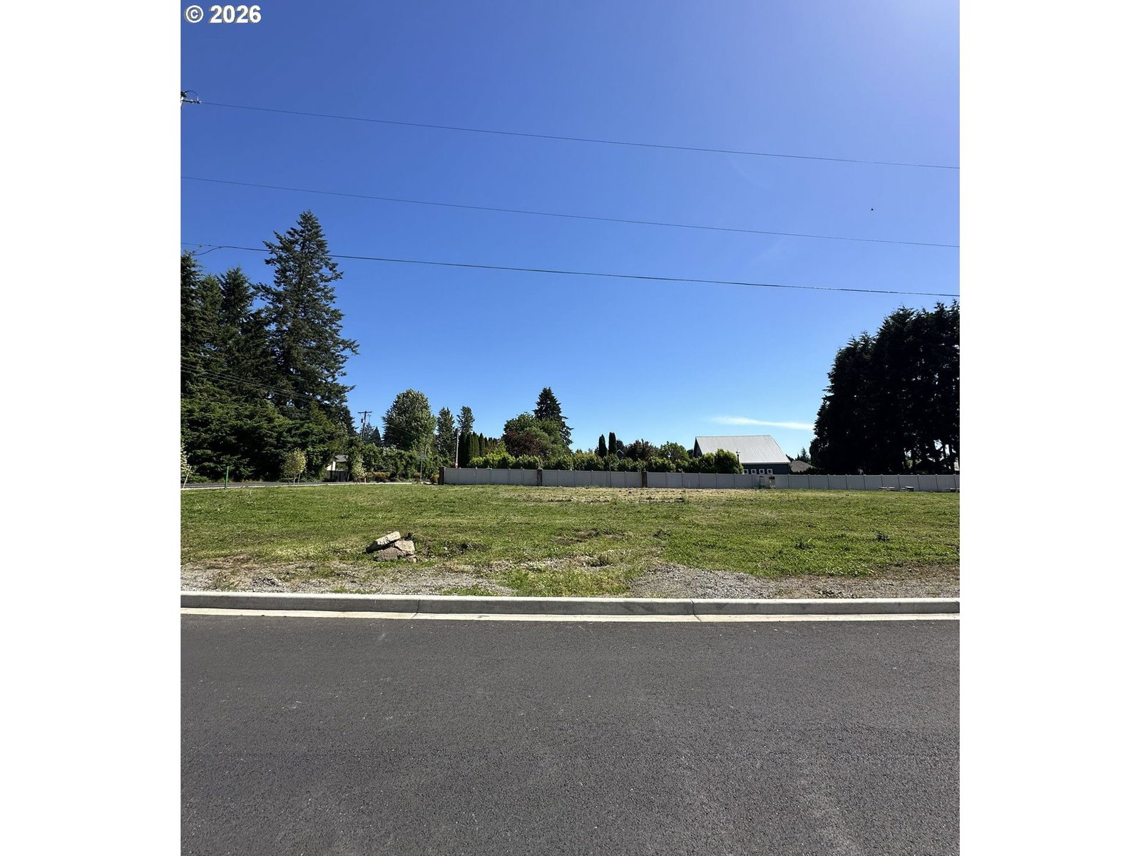 Listing photo 1 of 4