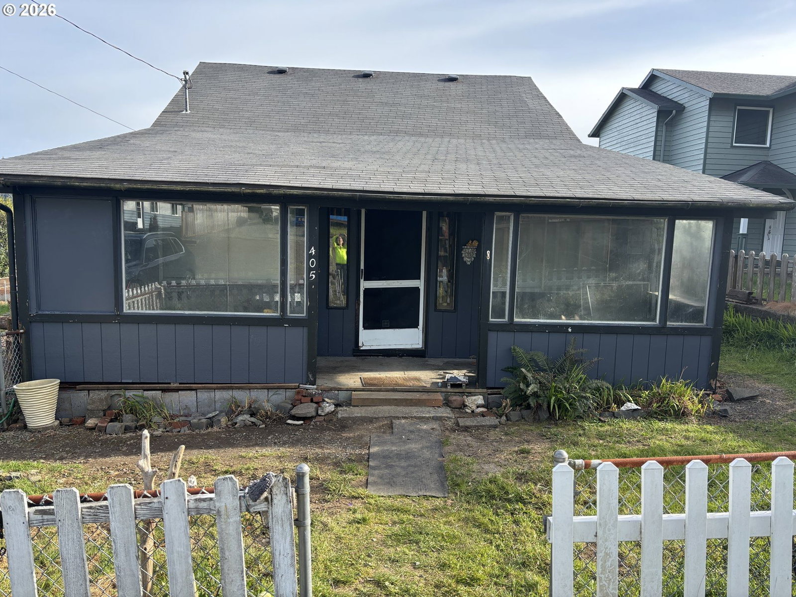 Listing photo 1 of 6