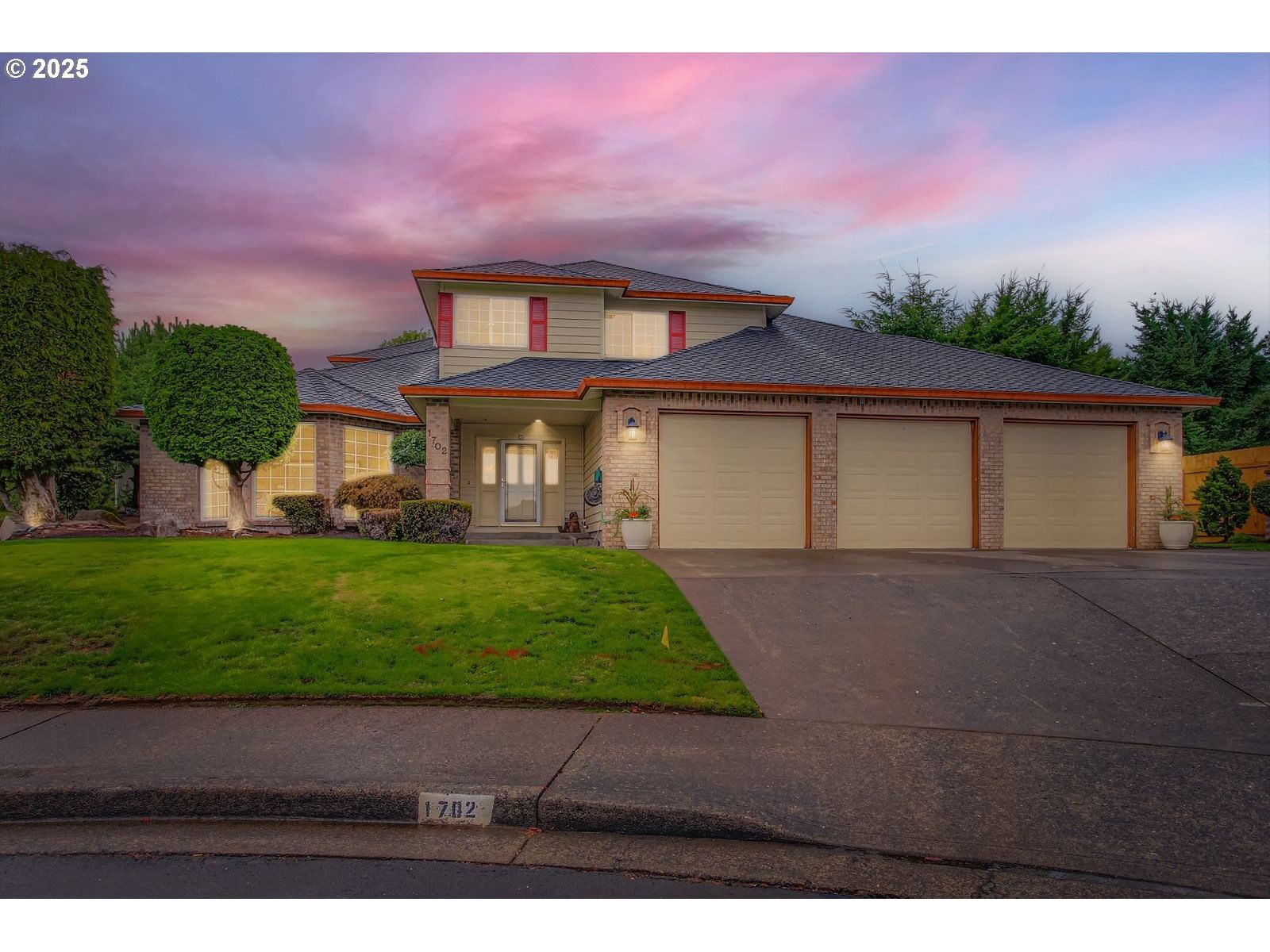 Primary listing photo, 1702 NW GREGORY DR, Vancouver, WA, 98665