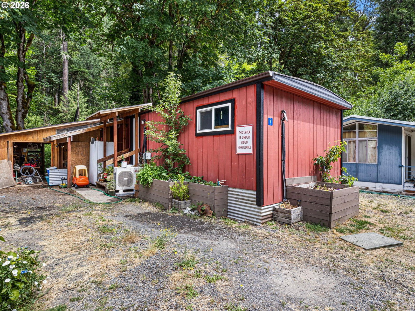 Listing photo 1 of 6