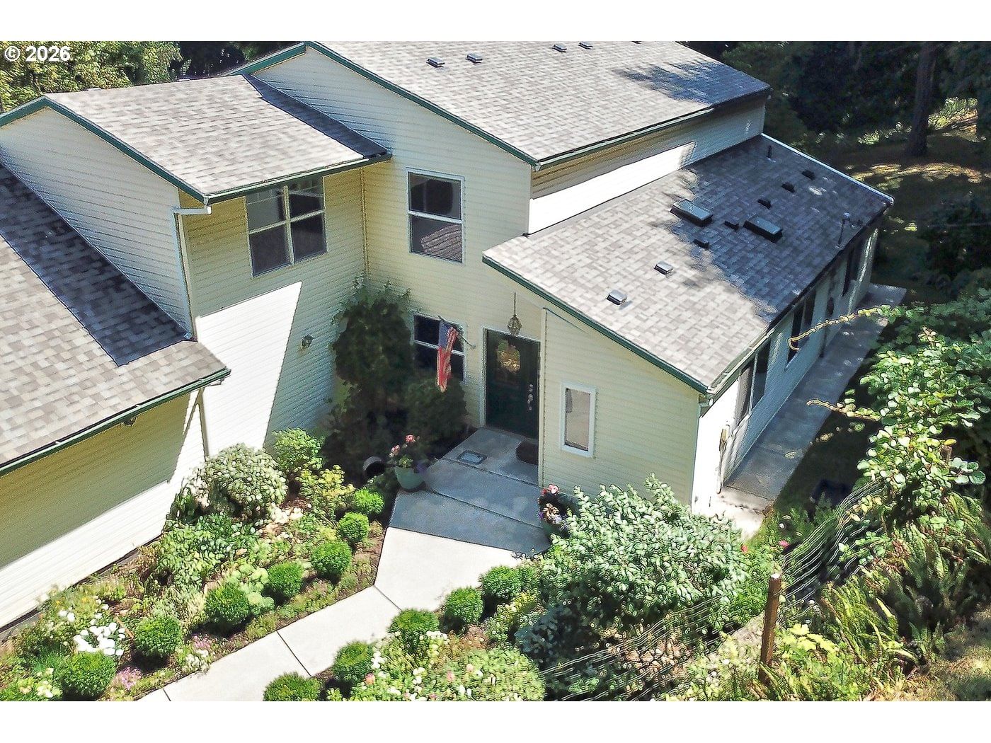 Listing photo 1 of 6