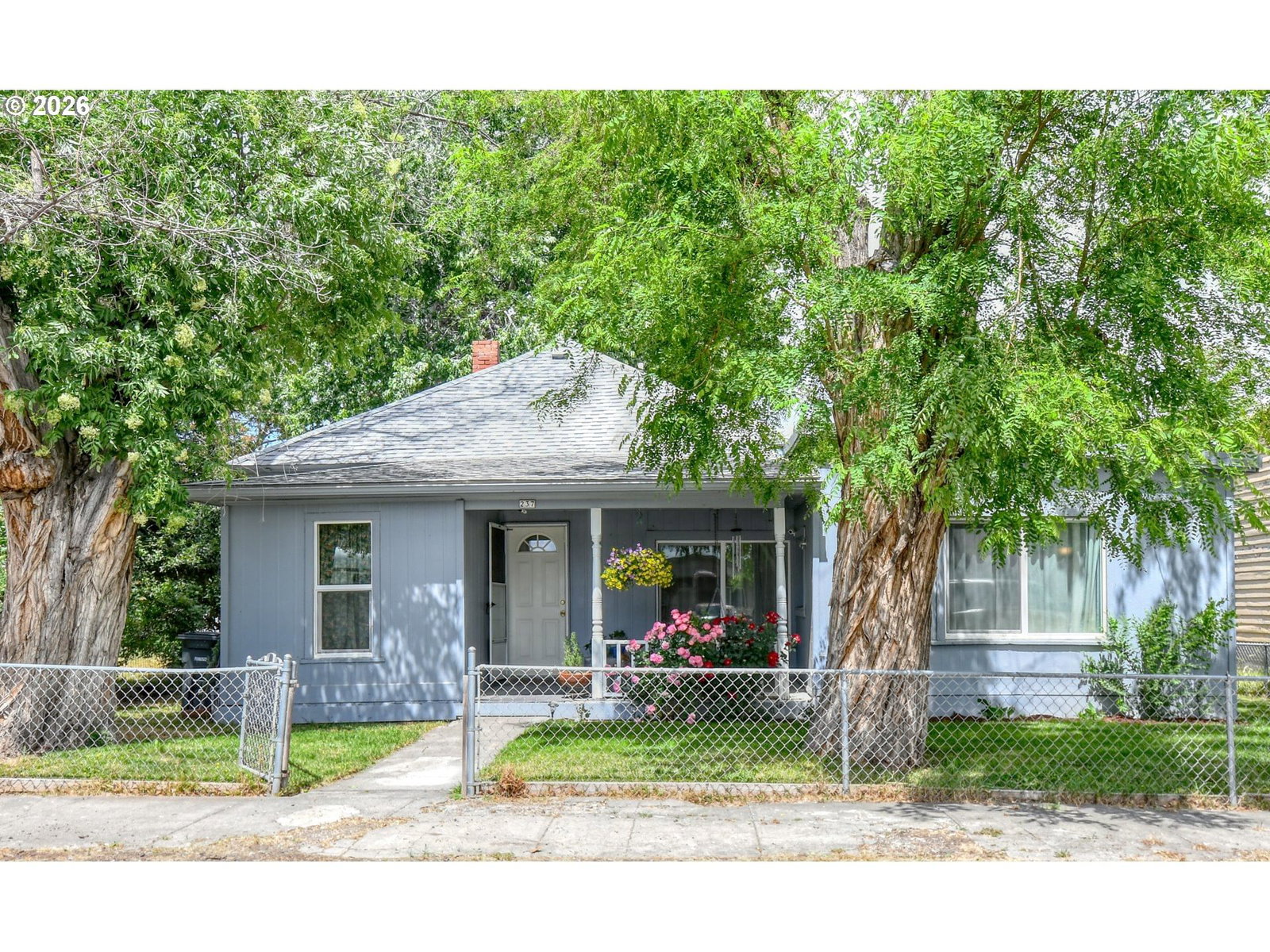 Listing photo 1 of 6