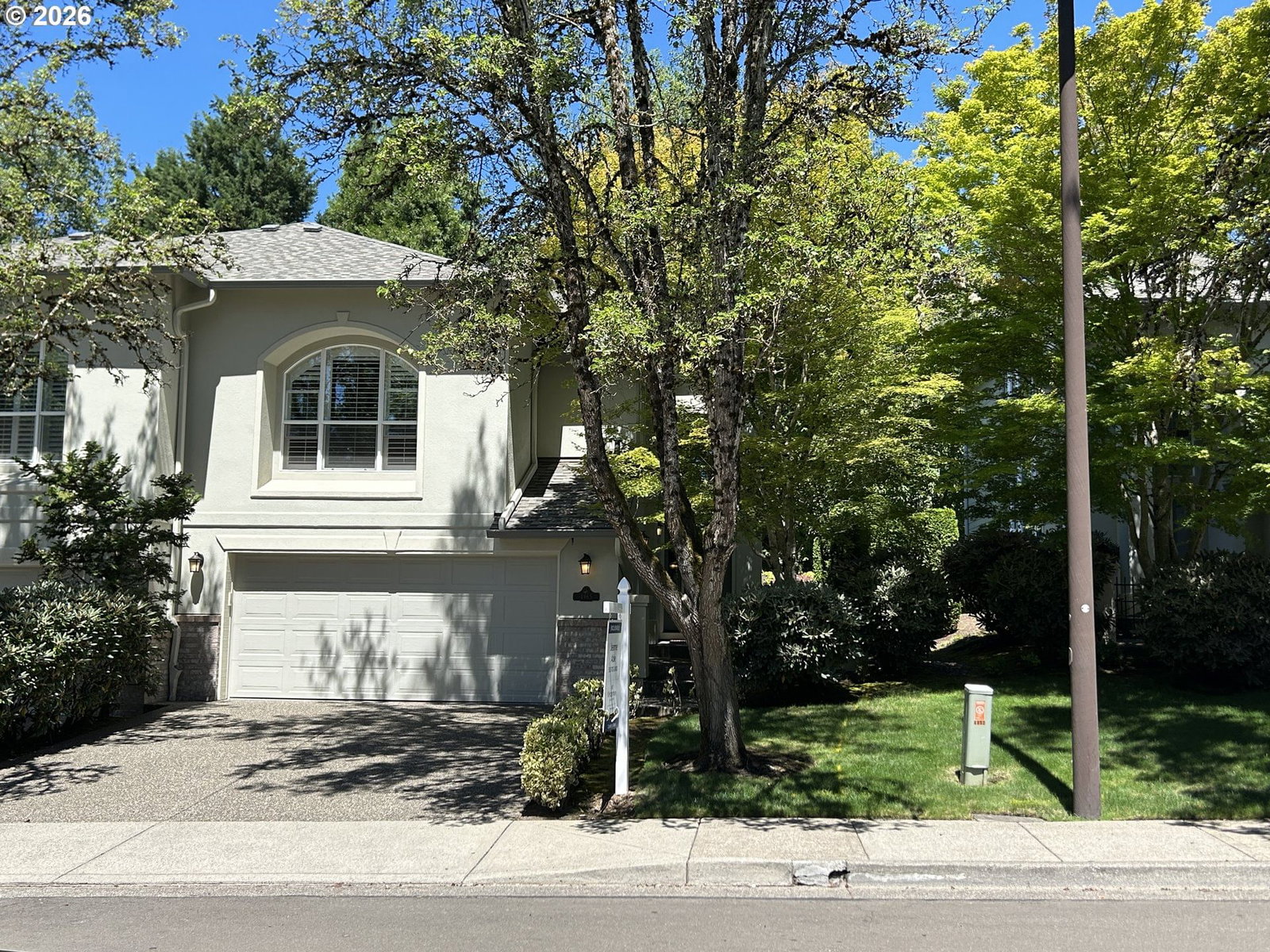 Listing photo 1 of 6