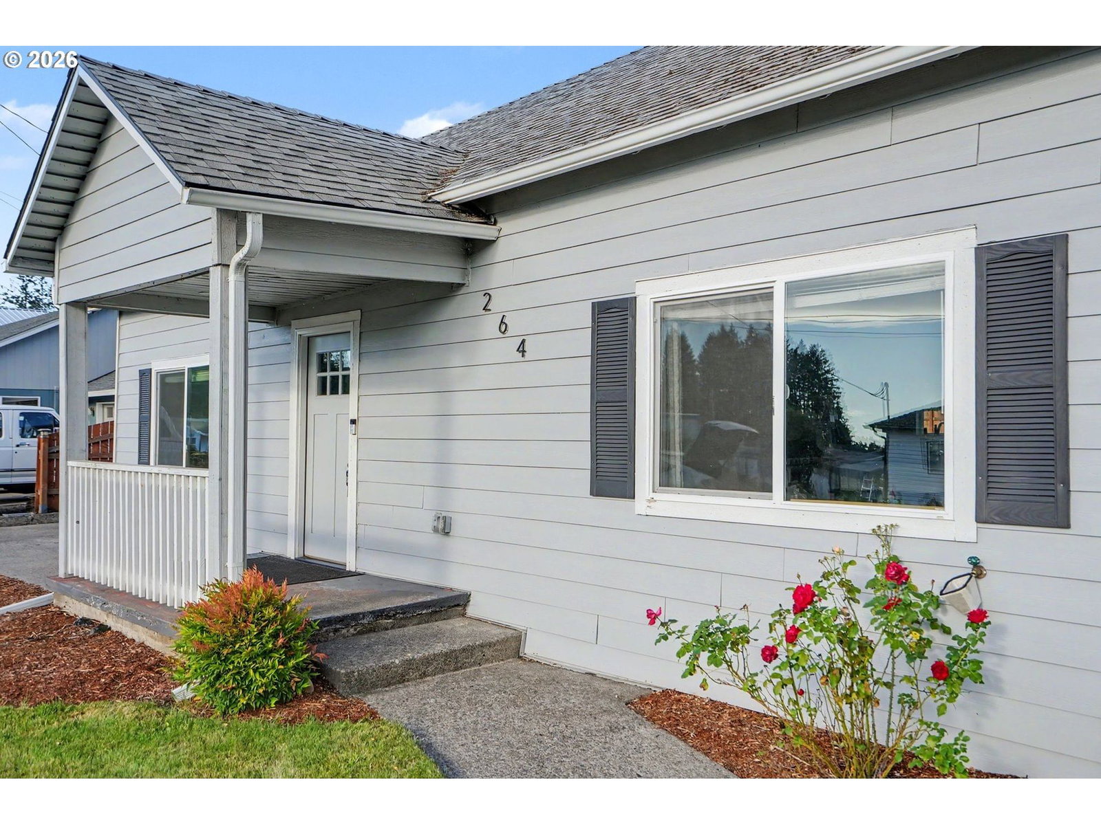 Listing photo 1 of 6