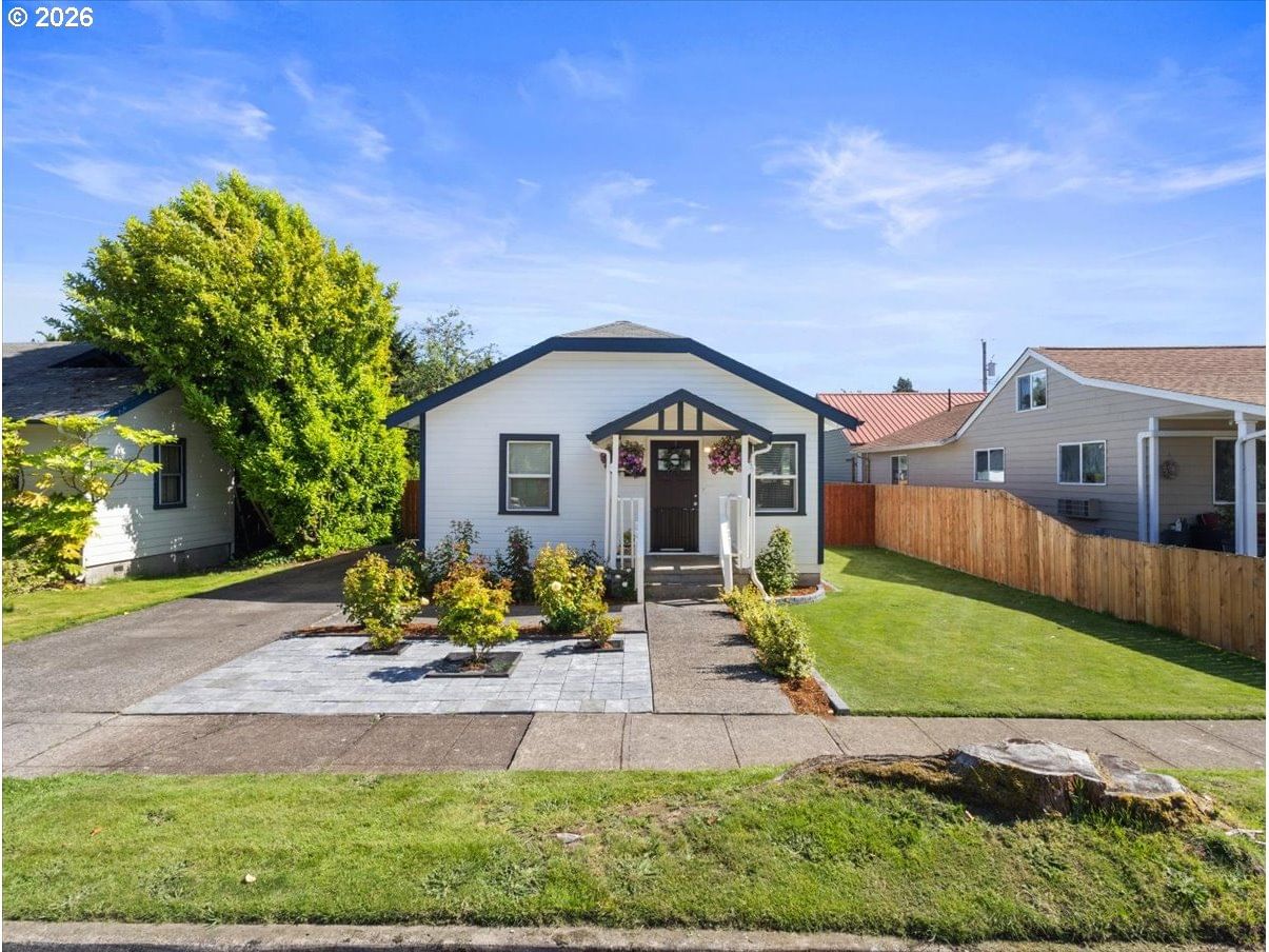 Listing photo 1 of 6