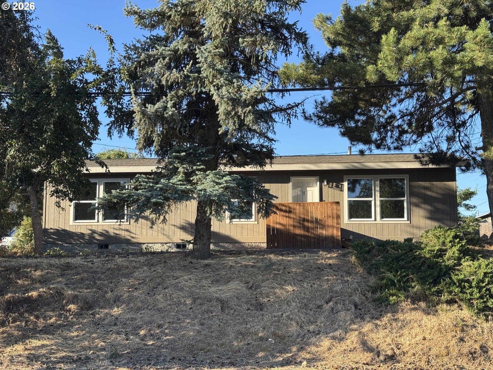 Listing photo 1 of 6