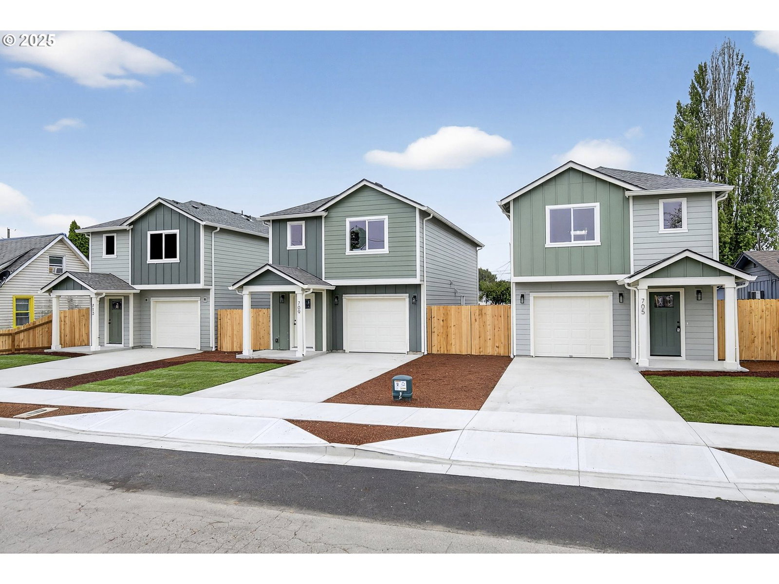 Primary listing photo, 709 S 9th AVE, Kelso, WA, 98626