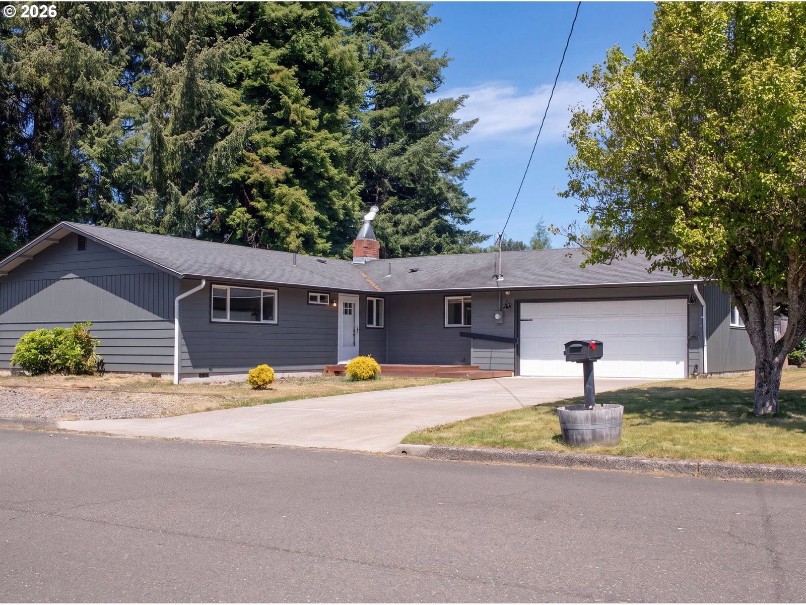 Listing photo 1 of 6