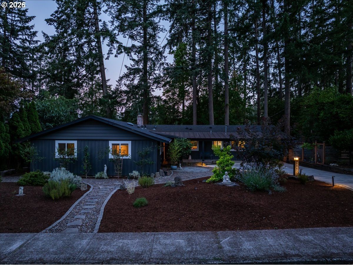 Listing photo 1 of 6